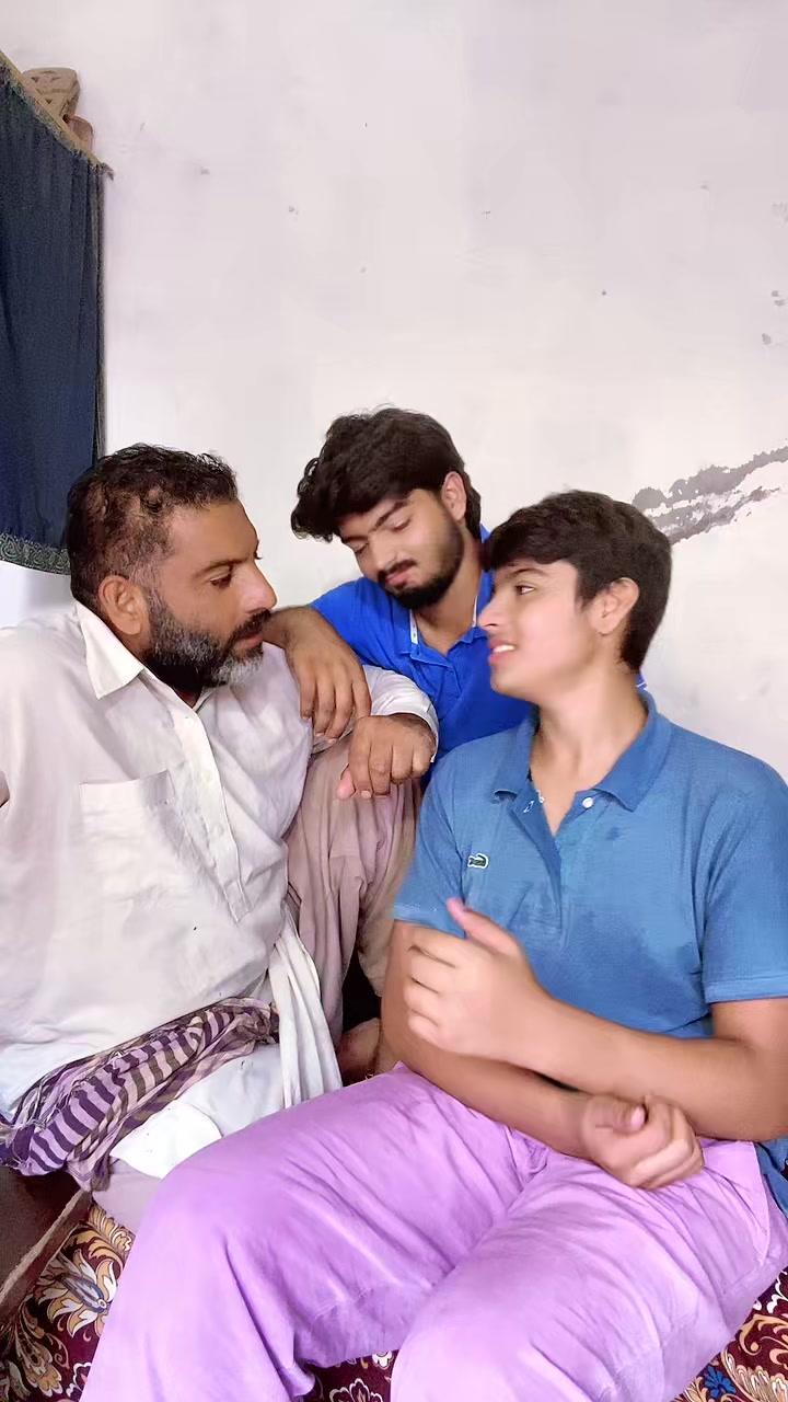@cute bacha