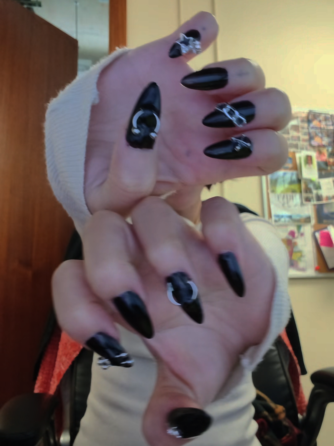 @sabrina