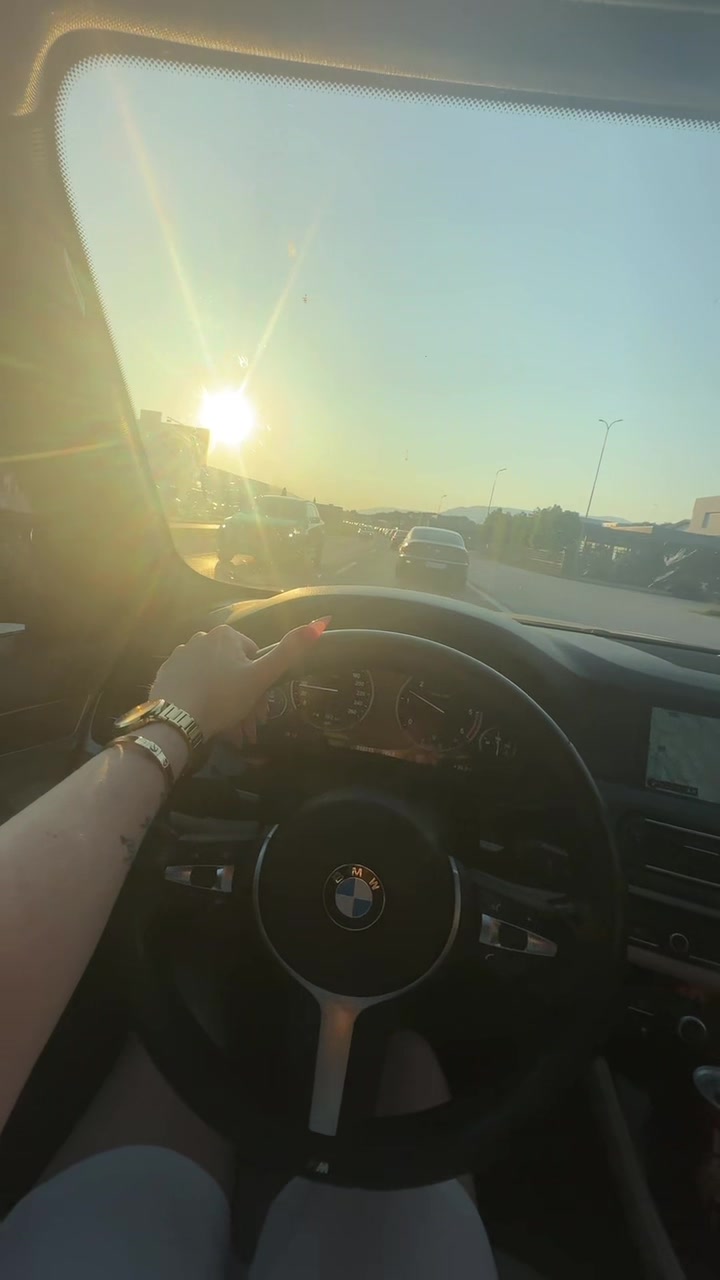 @𝙎𝙖𝙣𝙙𝙧𝙖