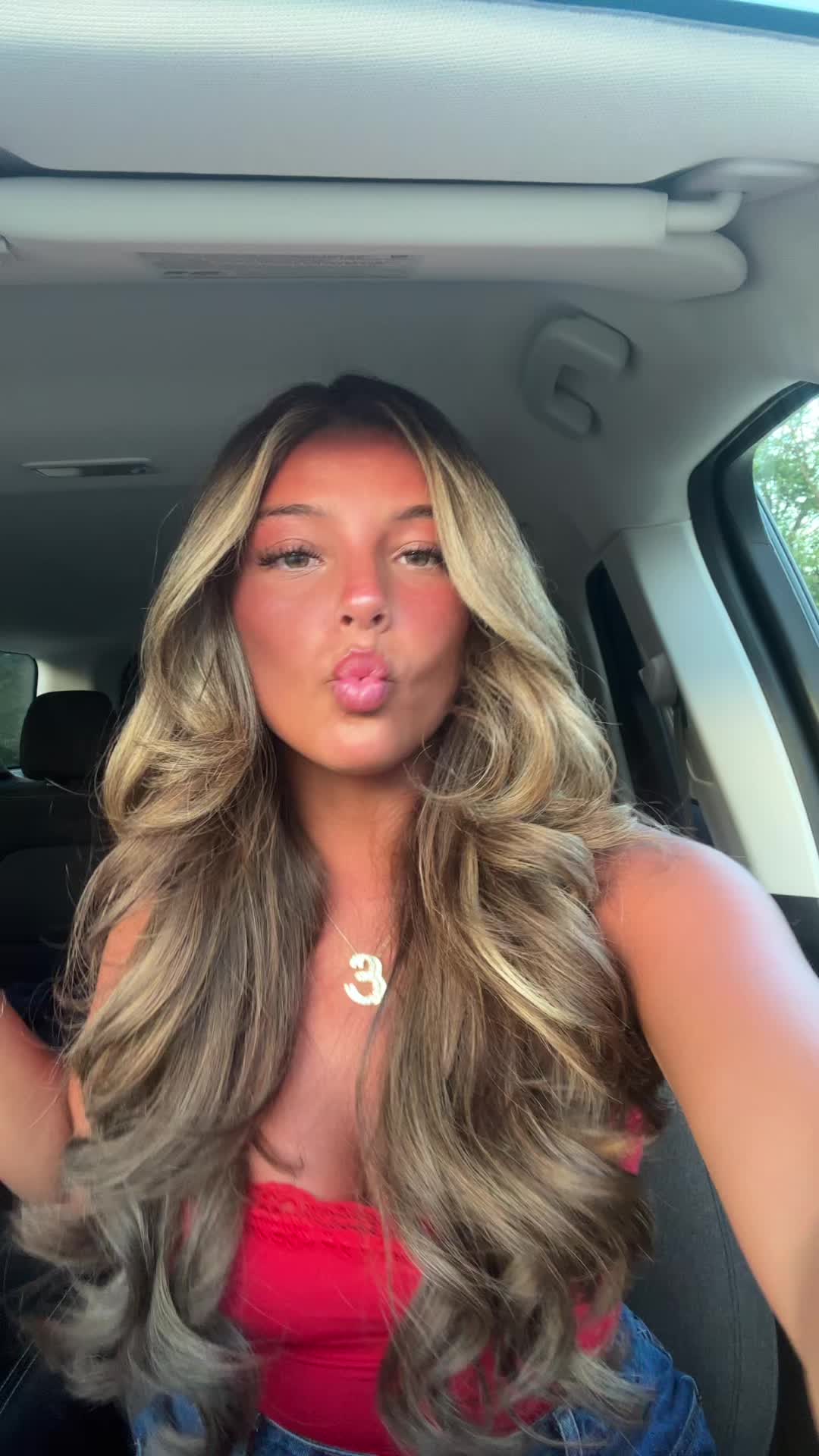 @ellie🛍️☀️💗👙