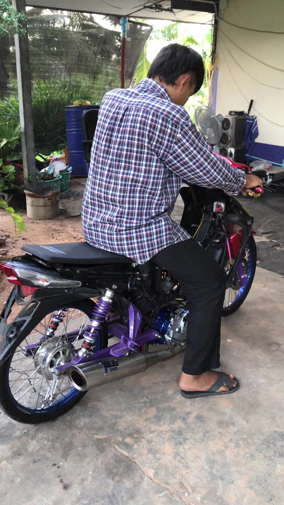 @Poyapisak