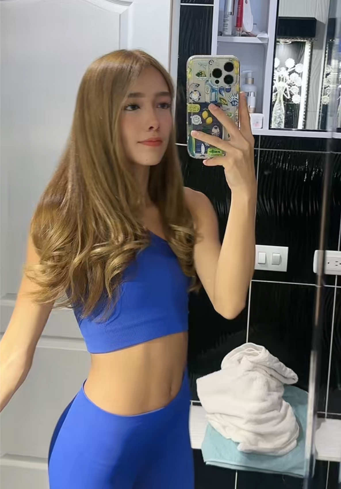 @Bella