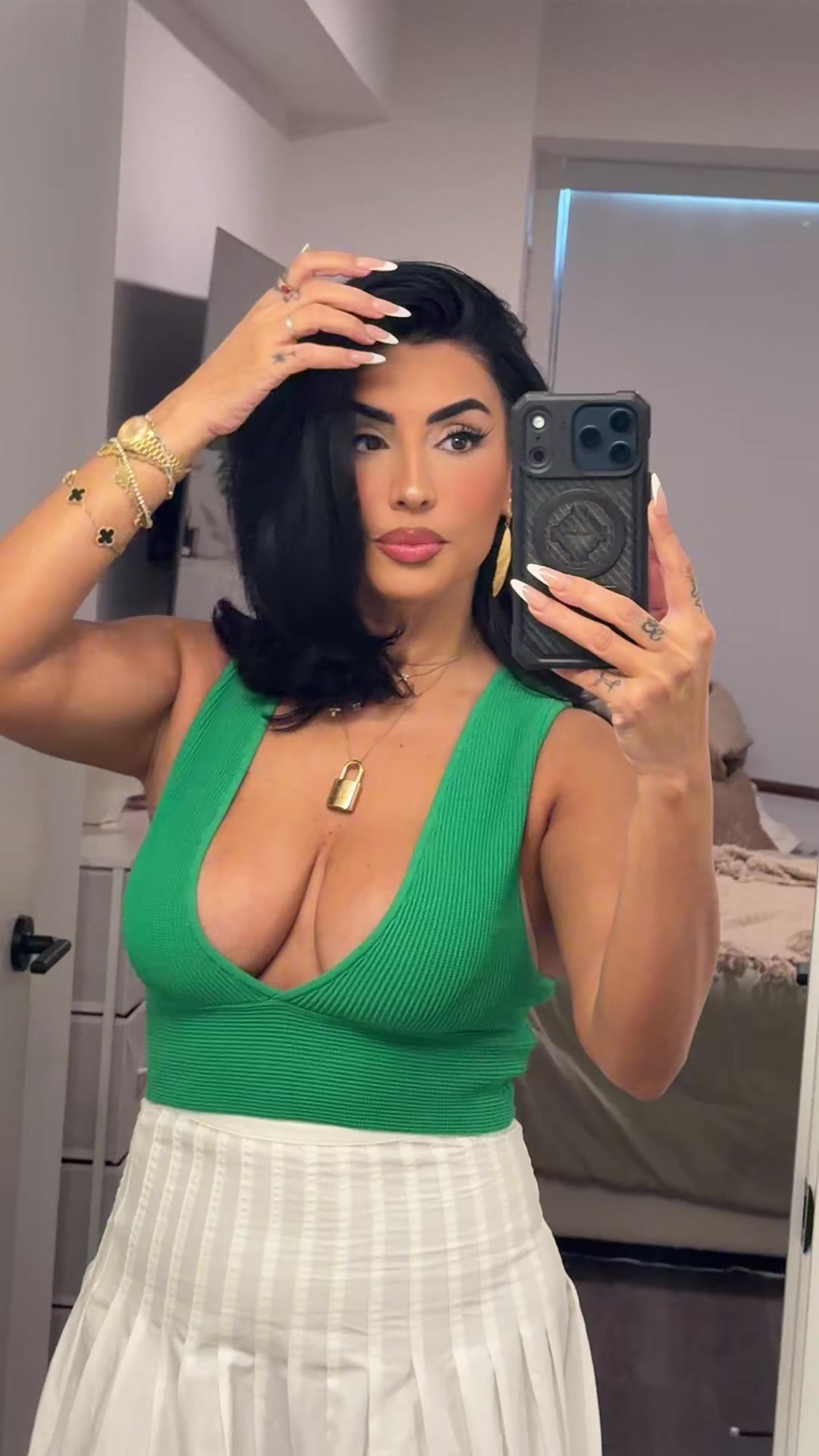 @zarazaherr
