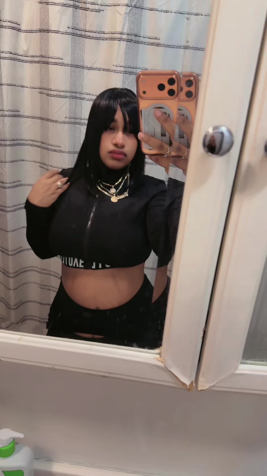 @👑🫦