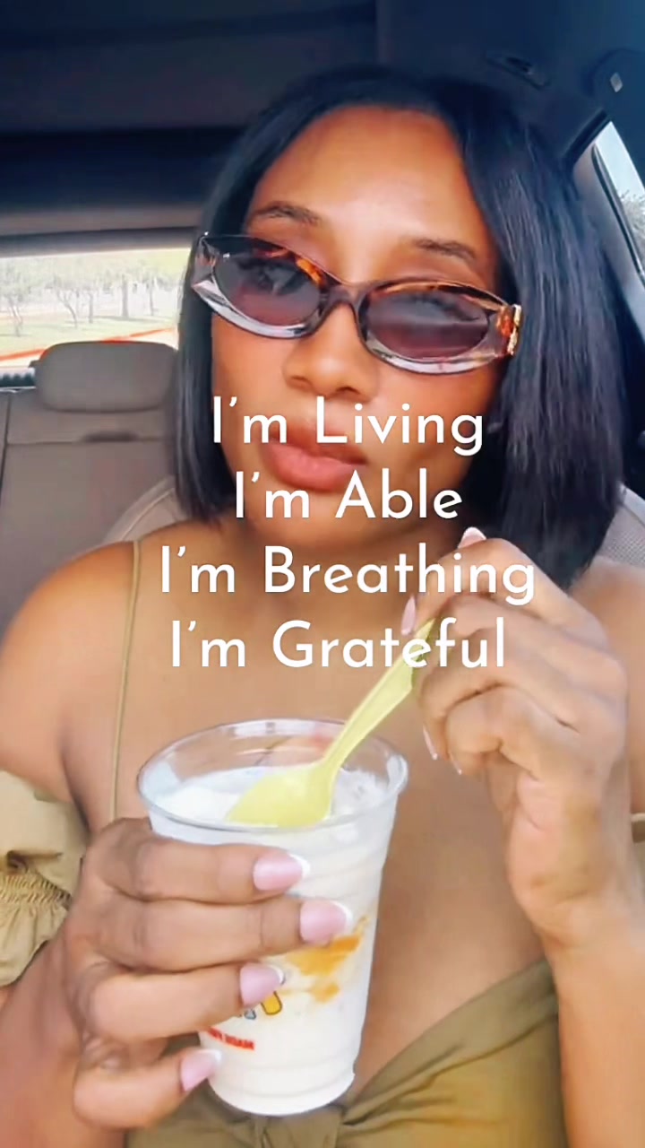 @EffortlesslyChiic
