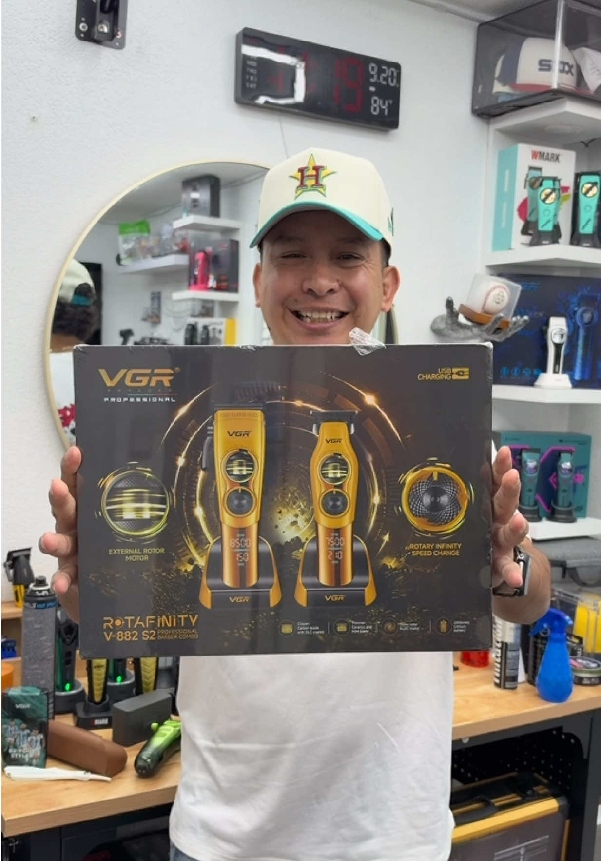 @Jisai Barber