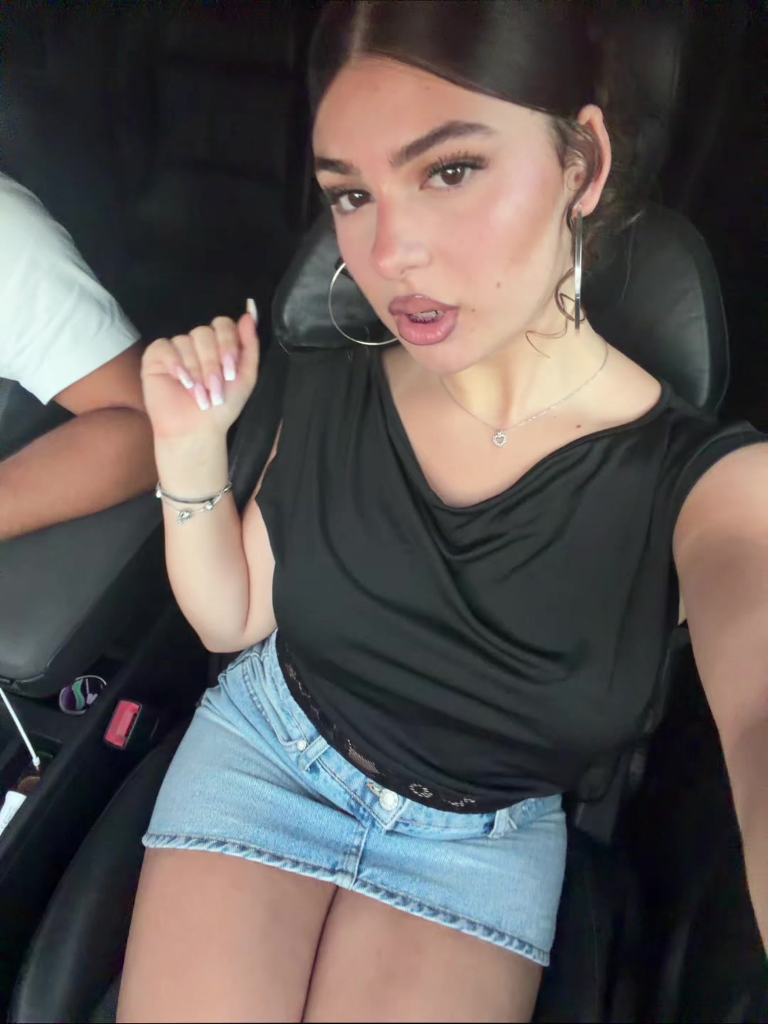 @shanagrimieri