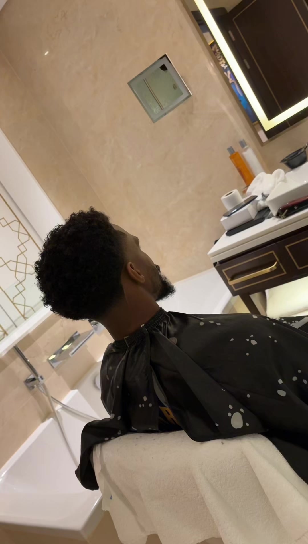 @K G CUTZ