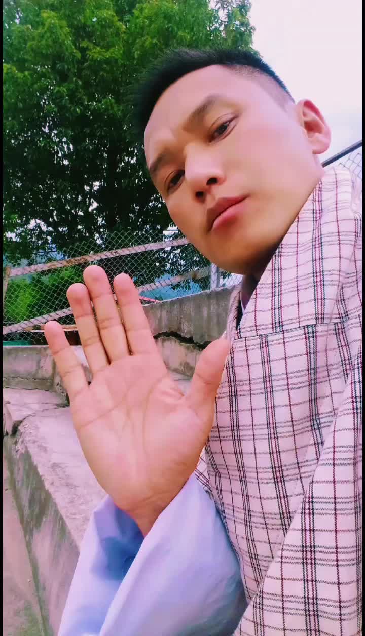 @🇧🇹Mr.JAMES🇧🇹 💘