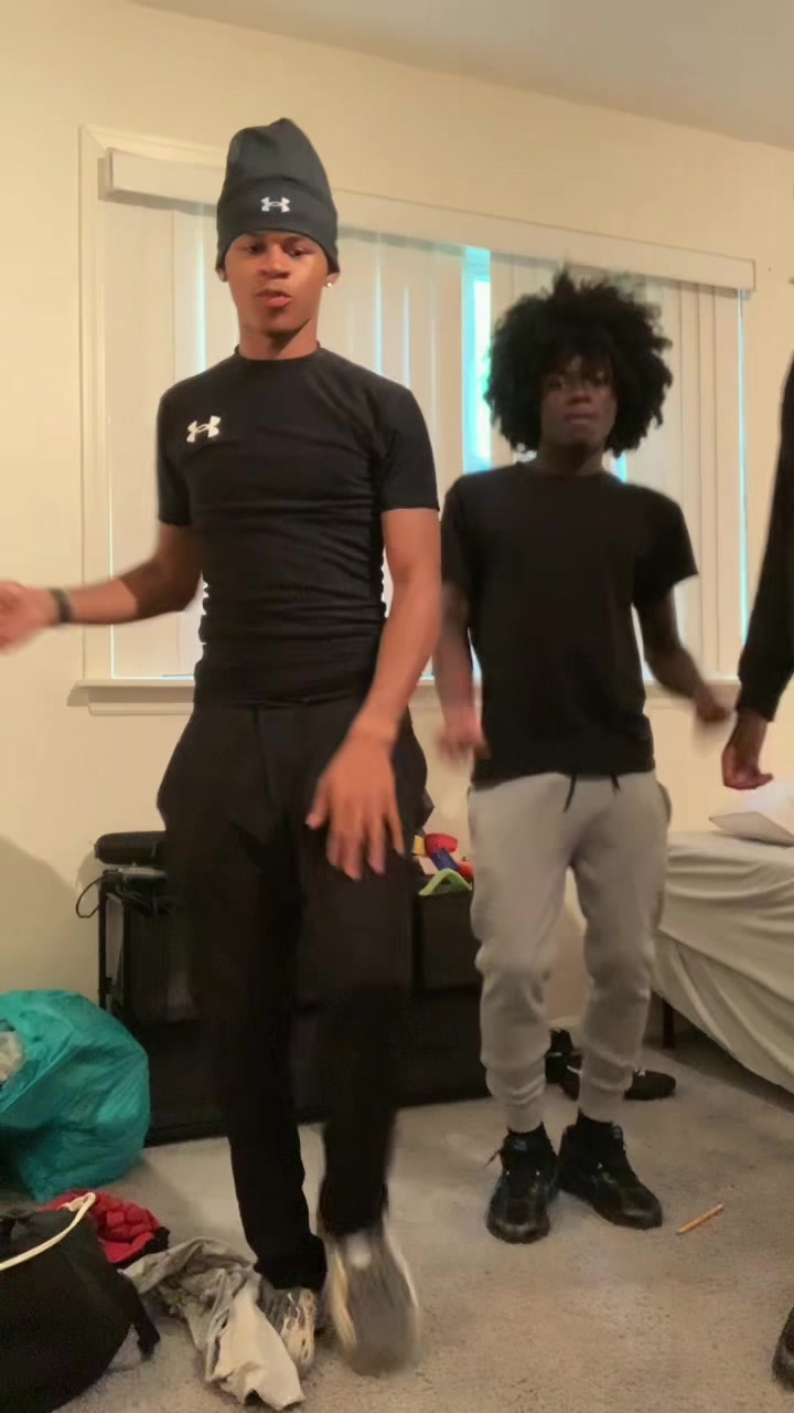 @ay2