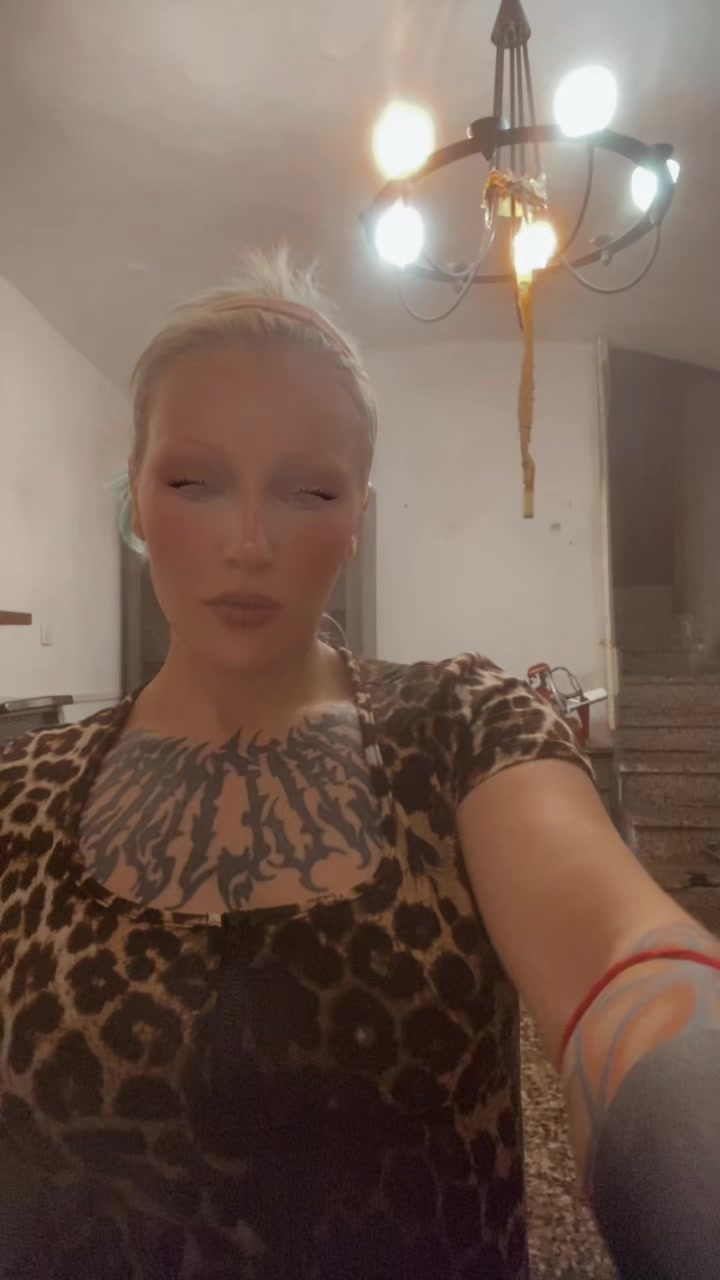 @Velenosa 👠🦂