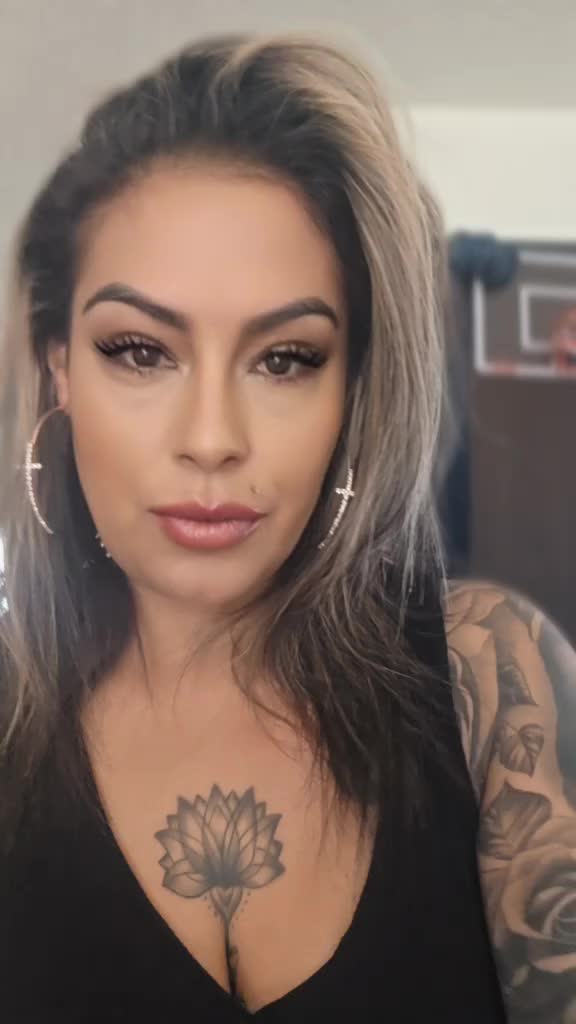 @Anjelina