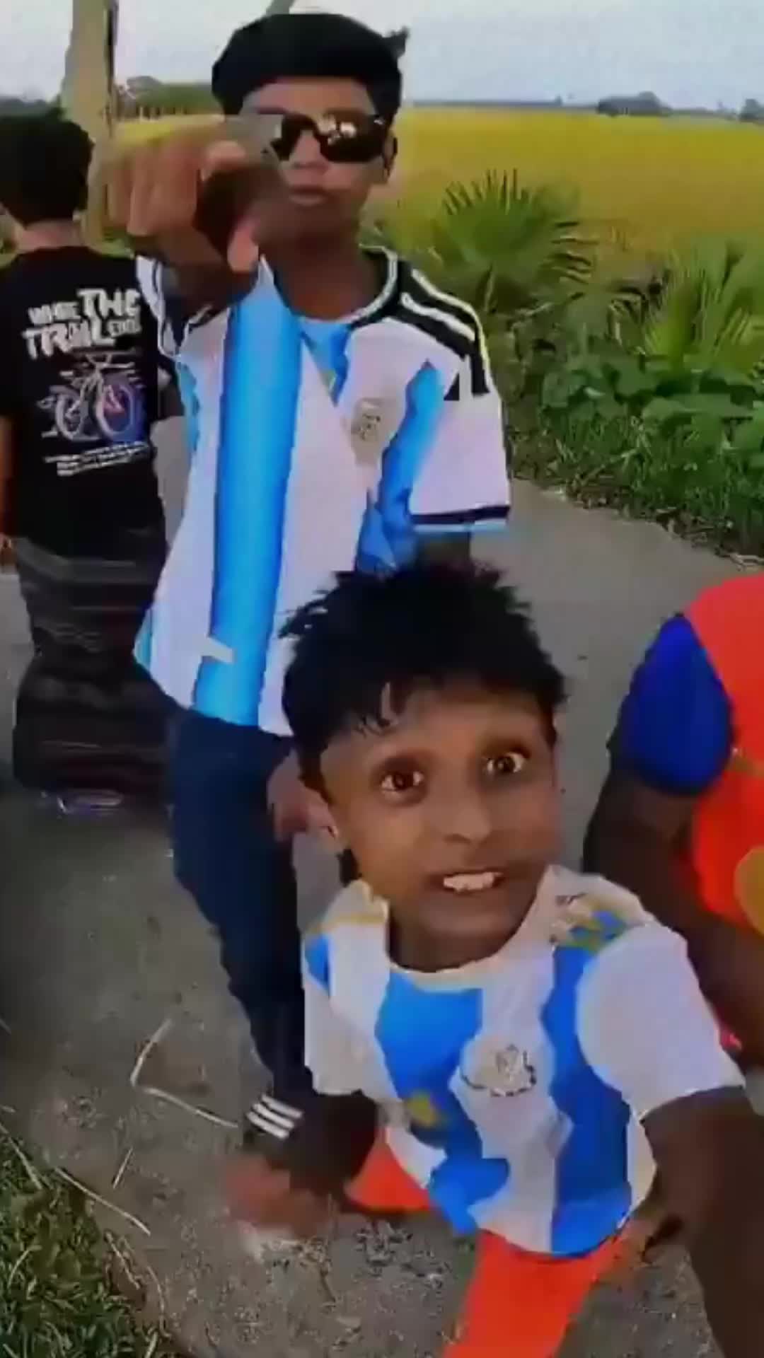 @Twistyi