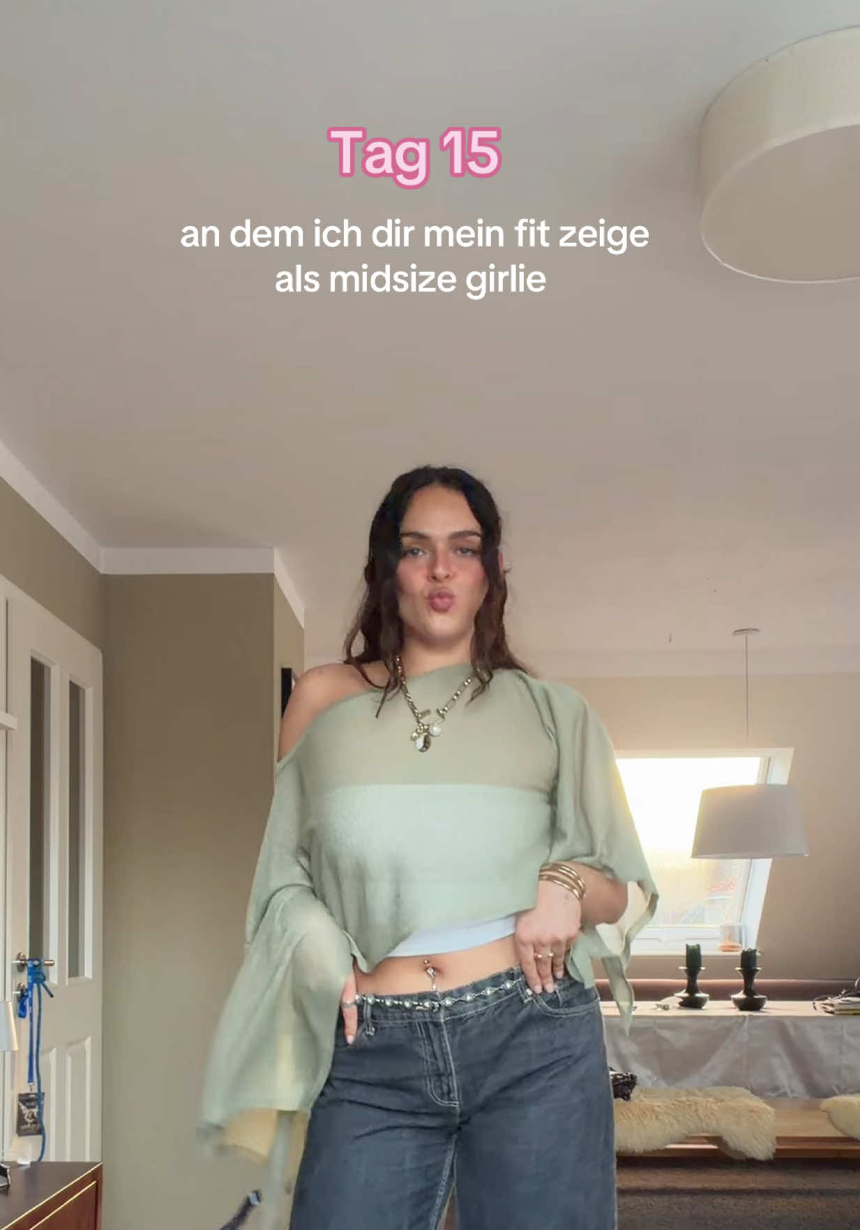 @MELINA SOPHIA