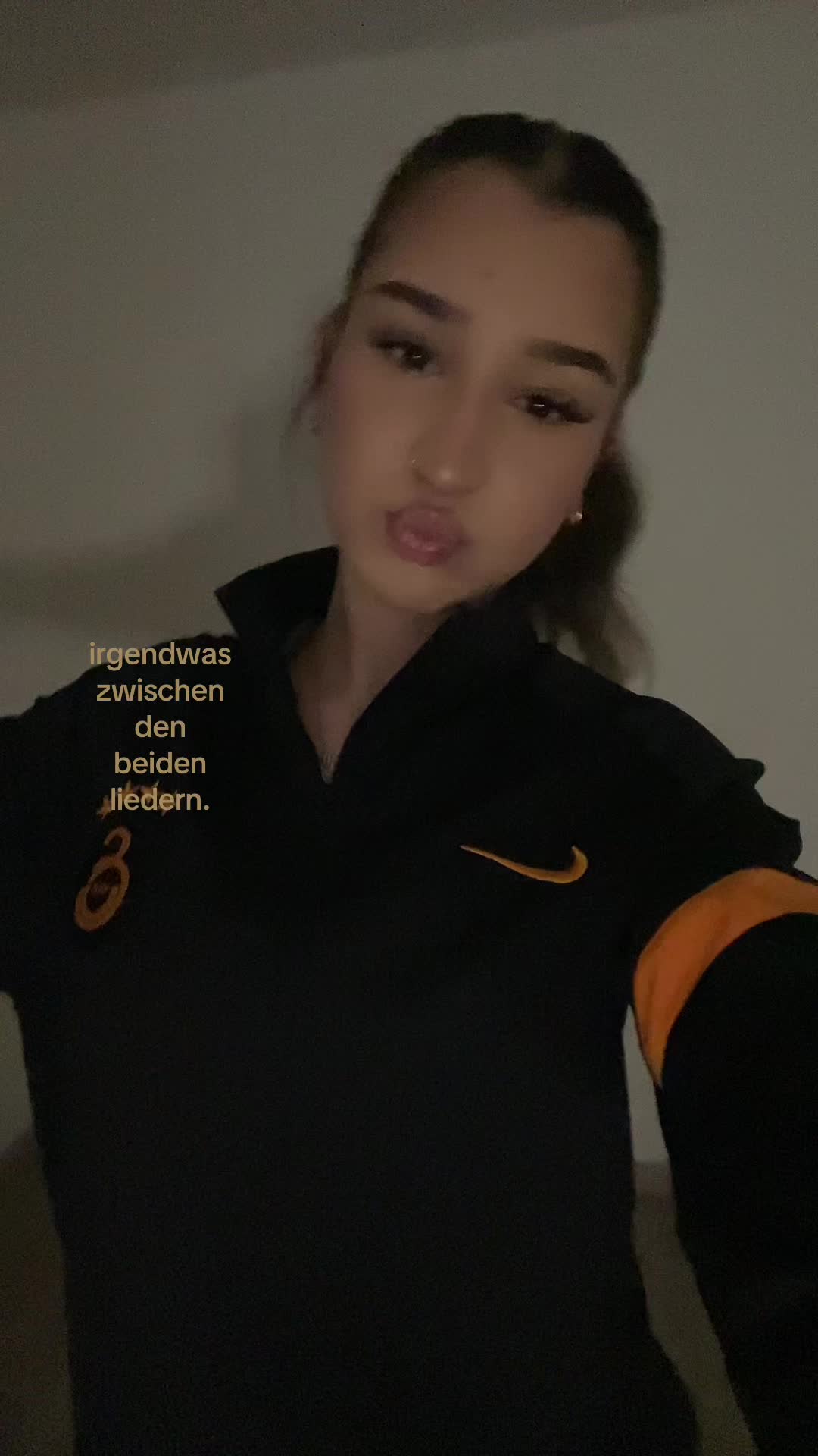 @y‘