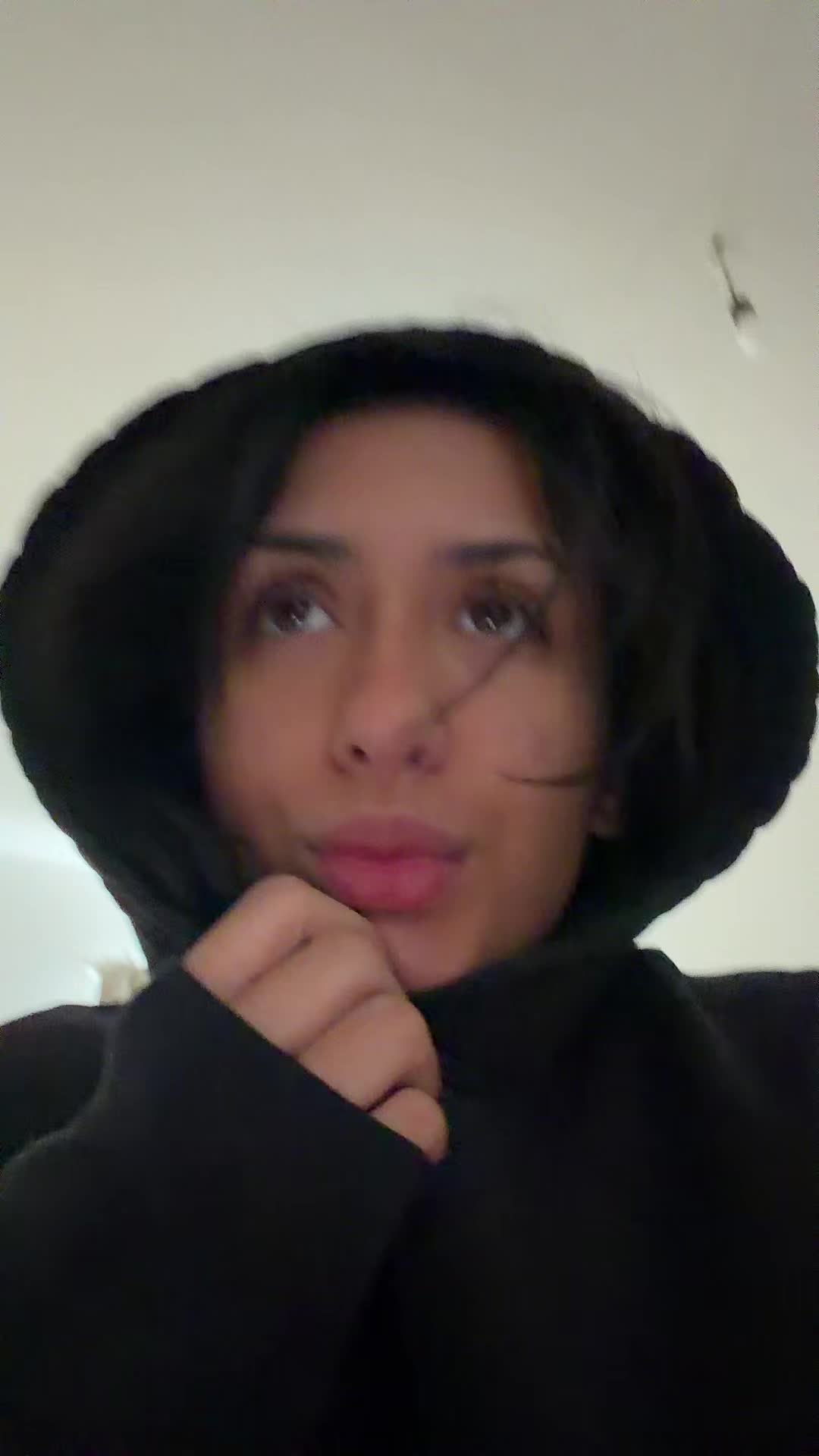@Bella