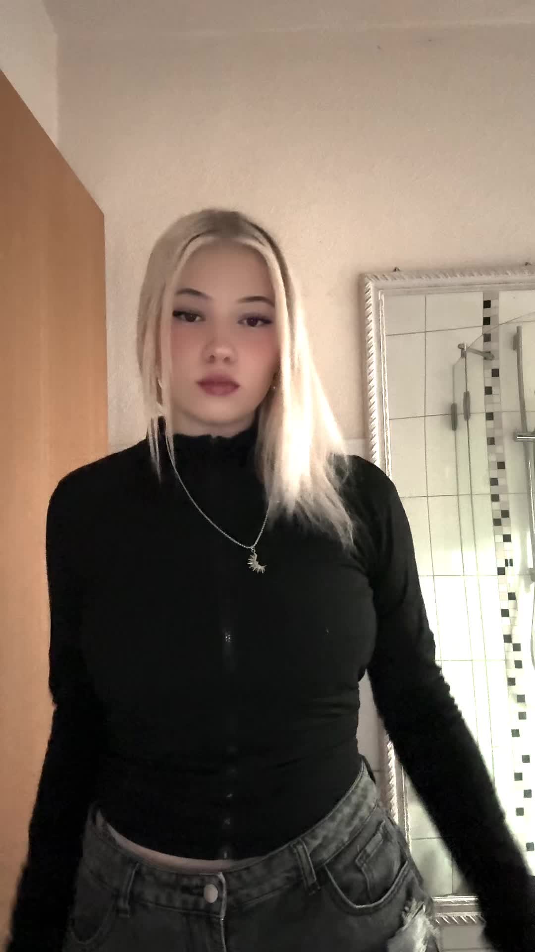 @Celina🤟🏻