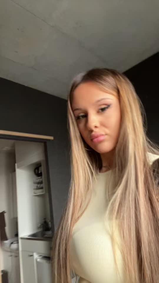 @saradzelili
