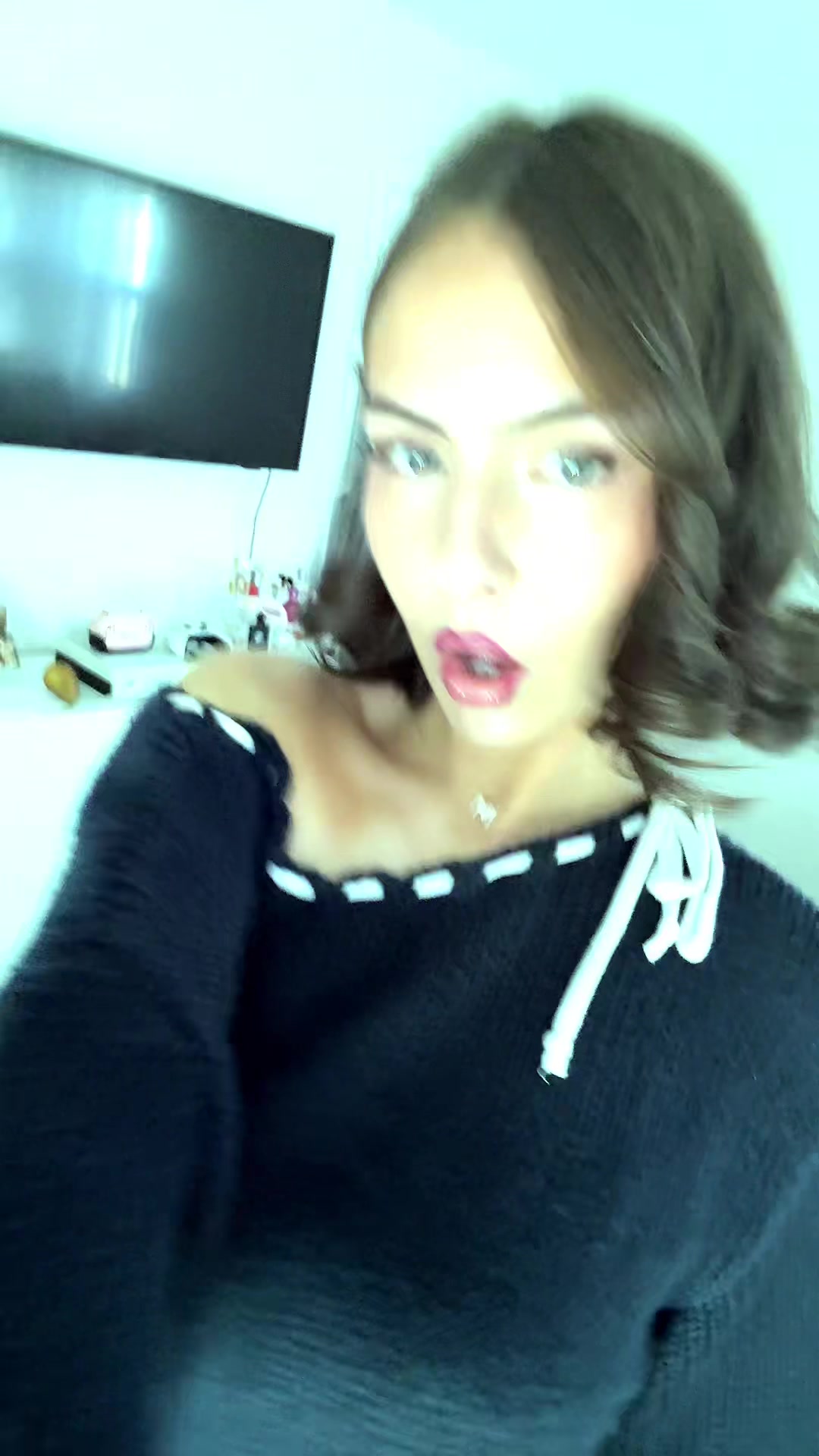 @<3