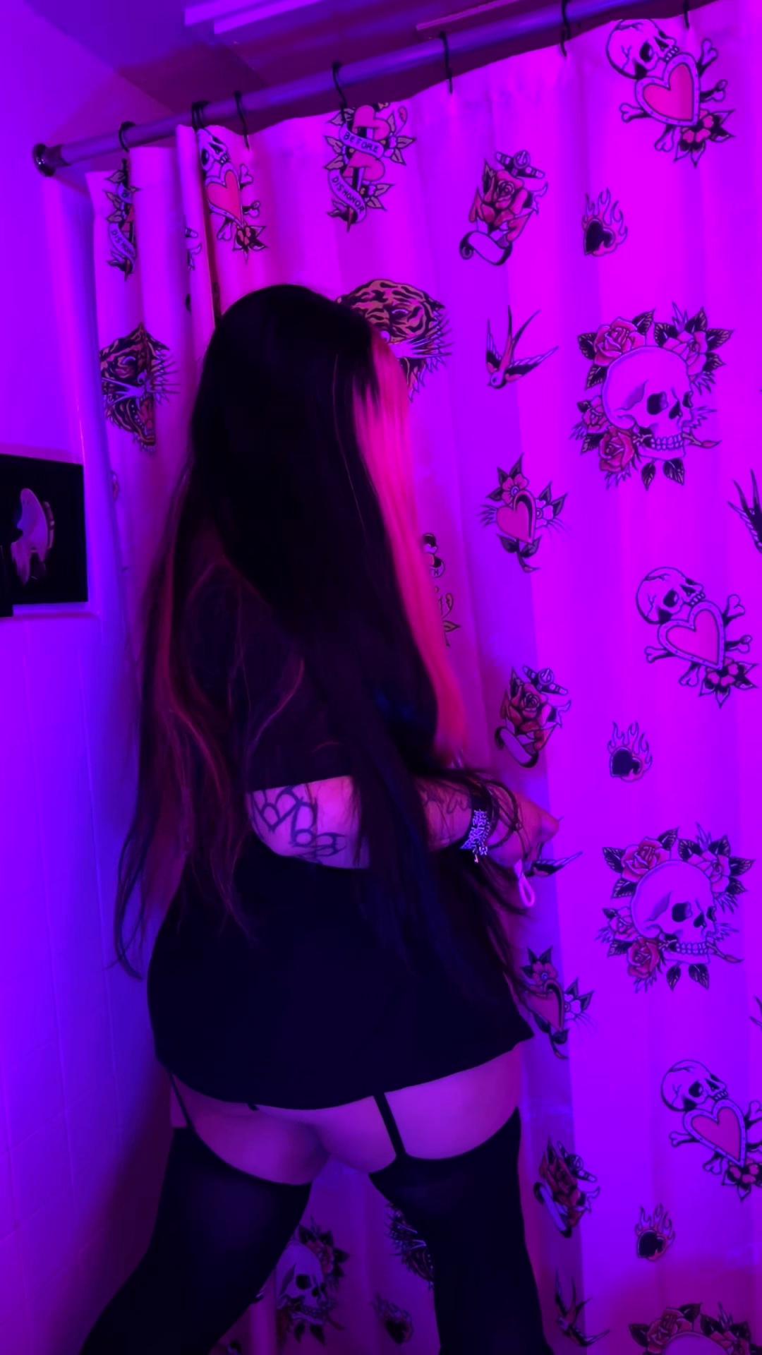 @Mia𖤐