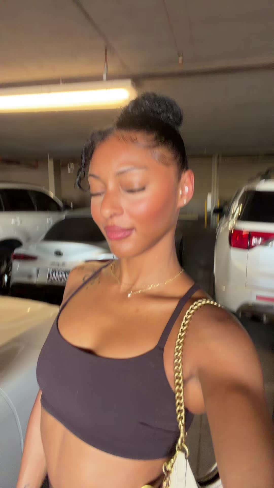 @ah-lay-nah