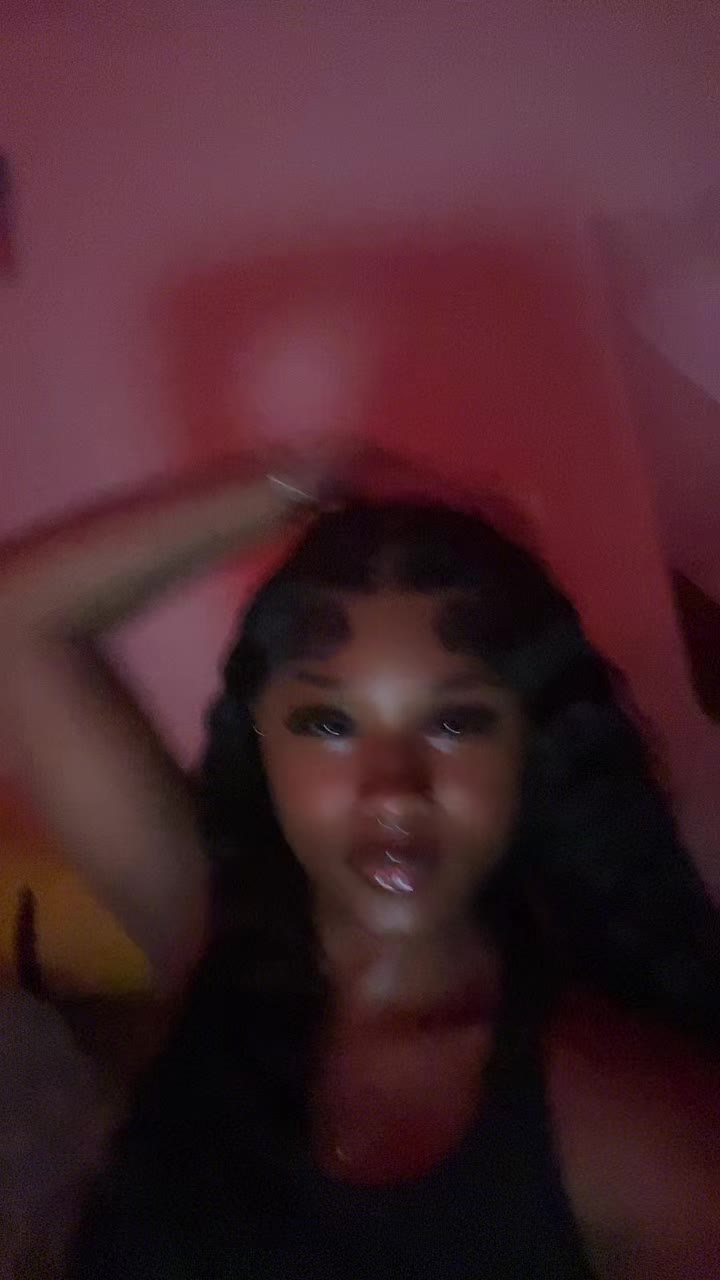 @ariisluggaa👩🏾❤️💋👩🏾🫦