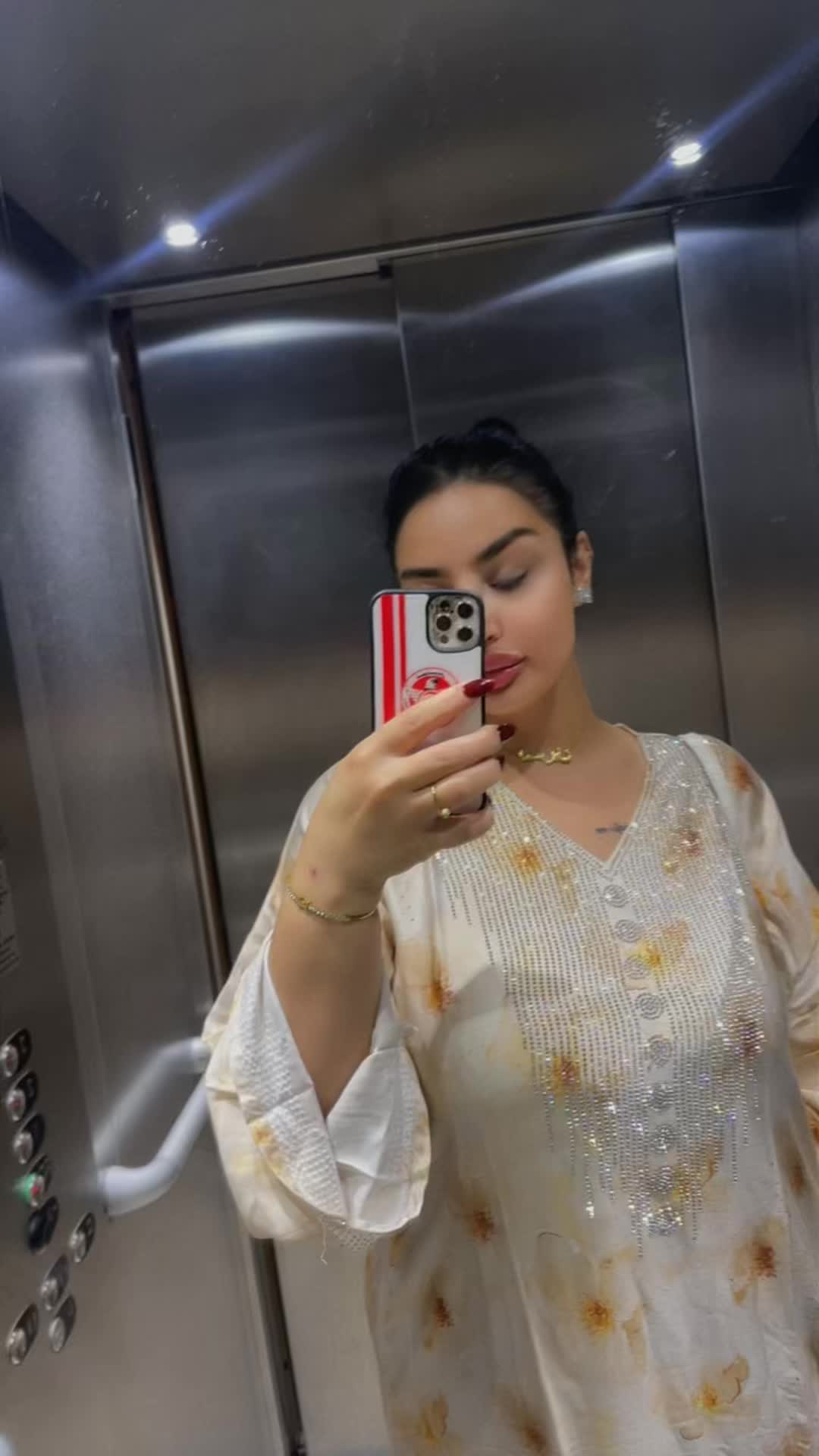 @Nesrine 🌸🐆