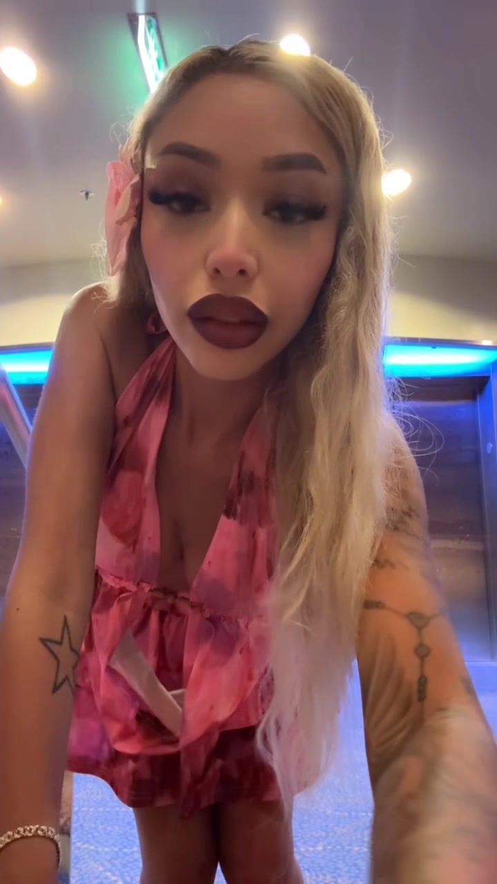 @Nikkinatalia