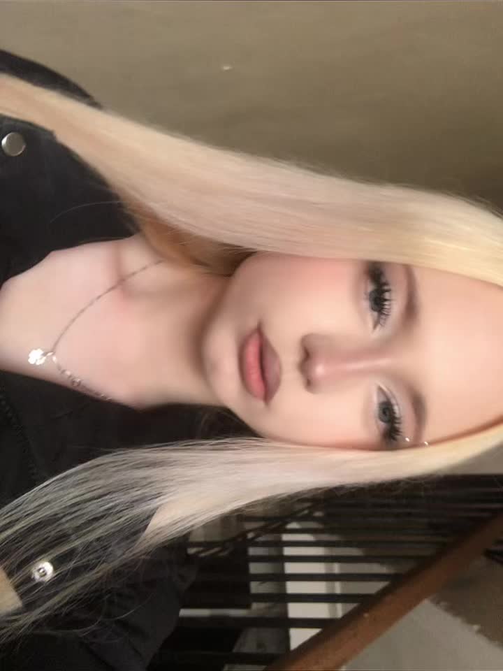 @аняяя