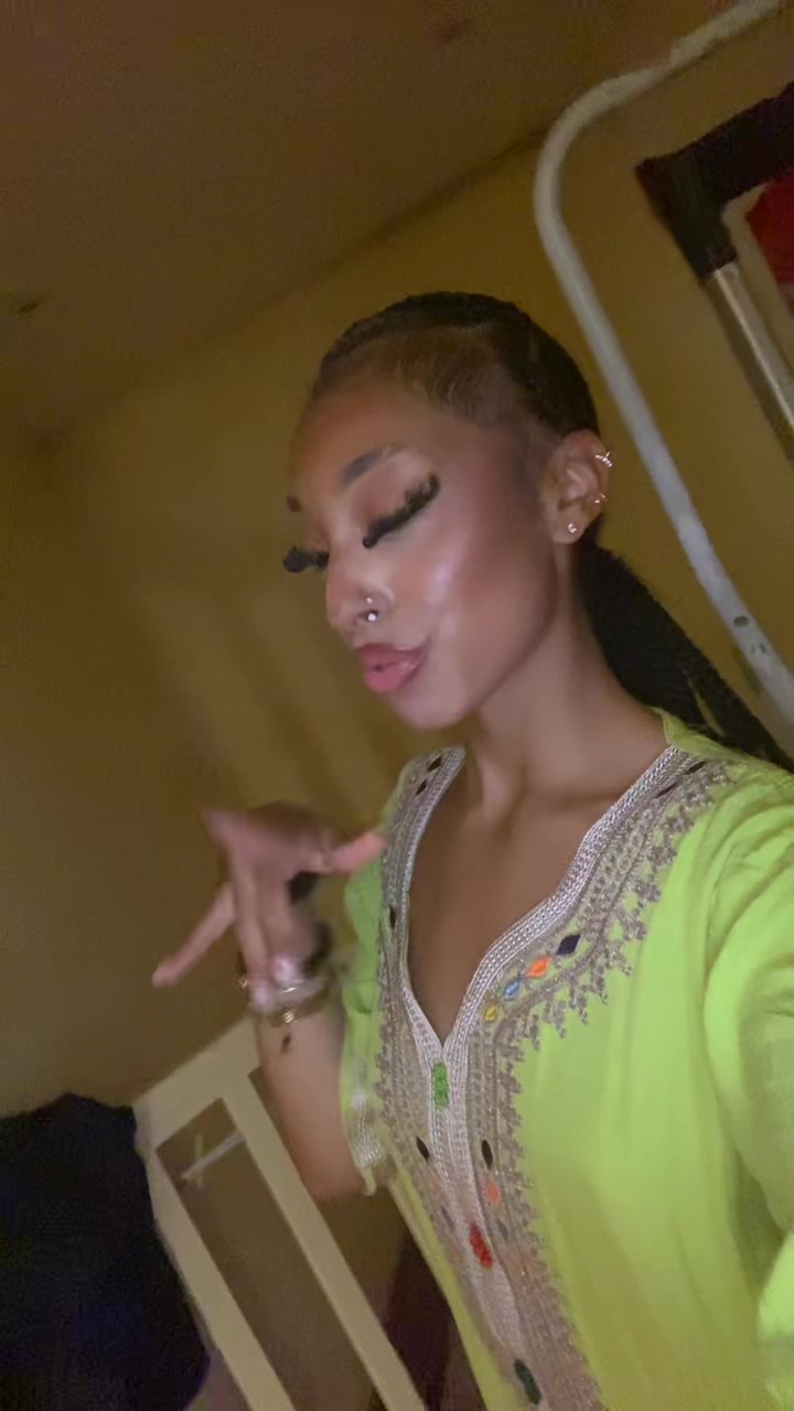 @Naaomi_.4568