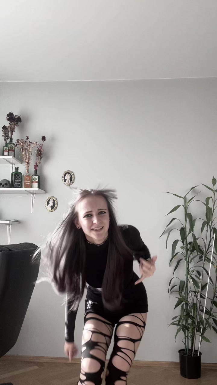 @Кириешка 😝