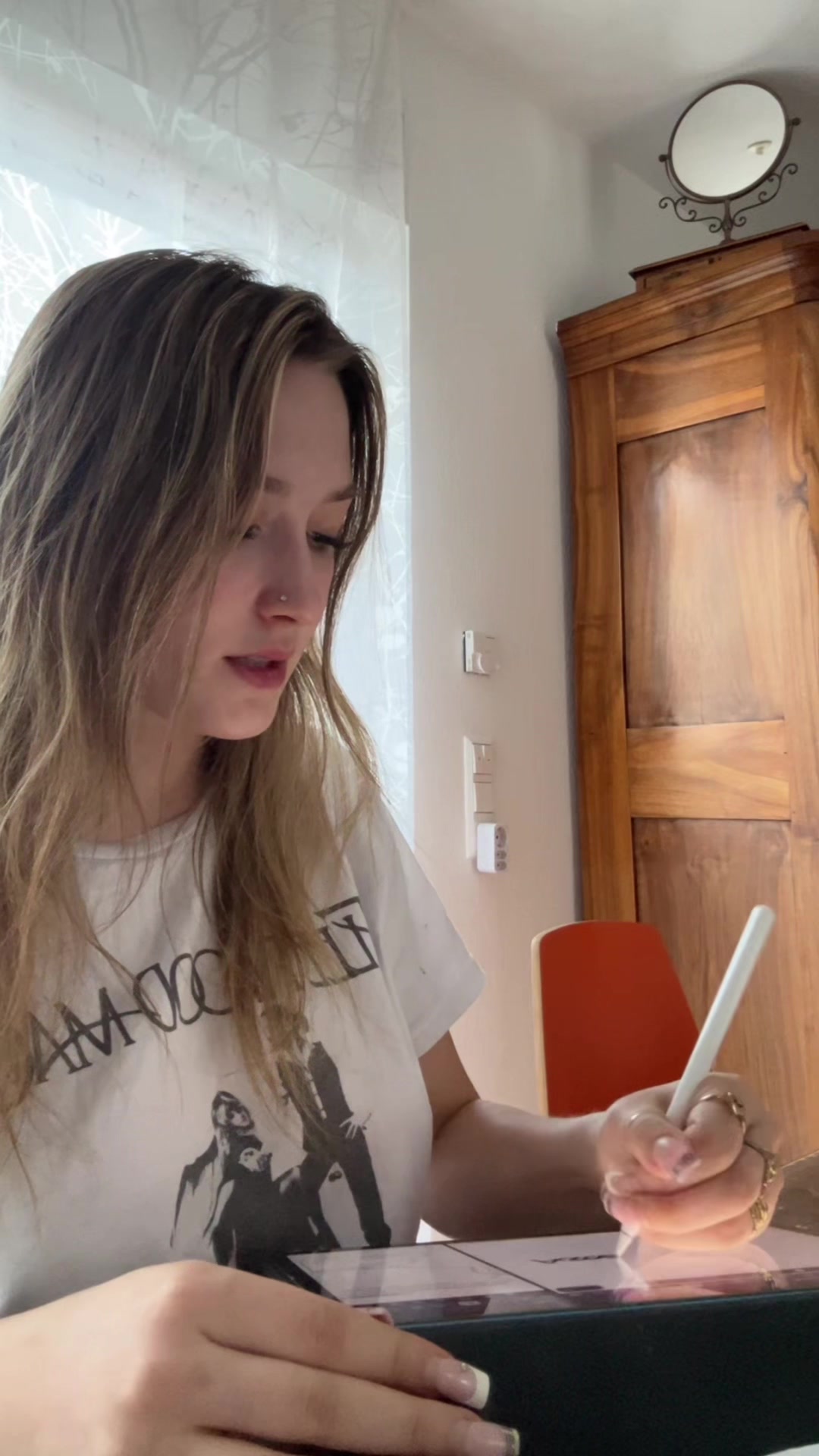 @luciaaaaaabhr