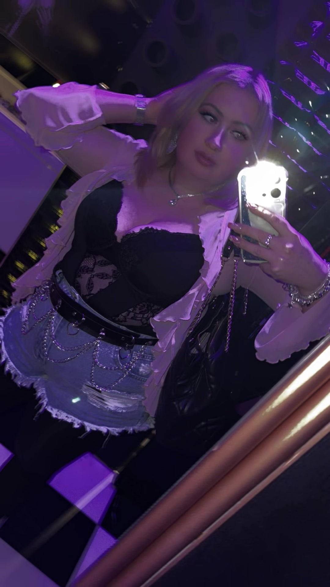 @Carushia