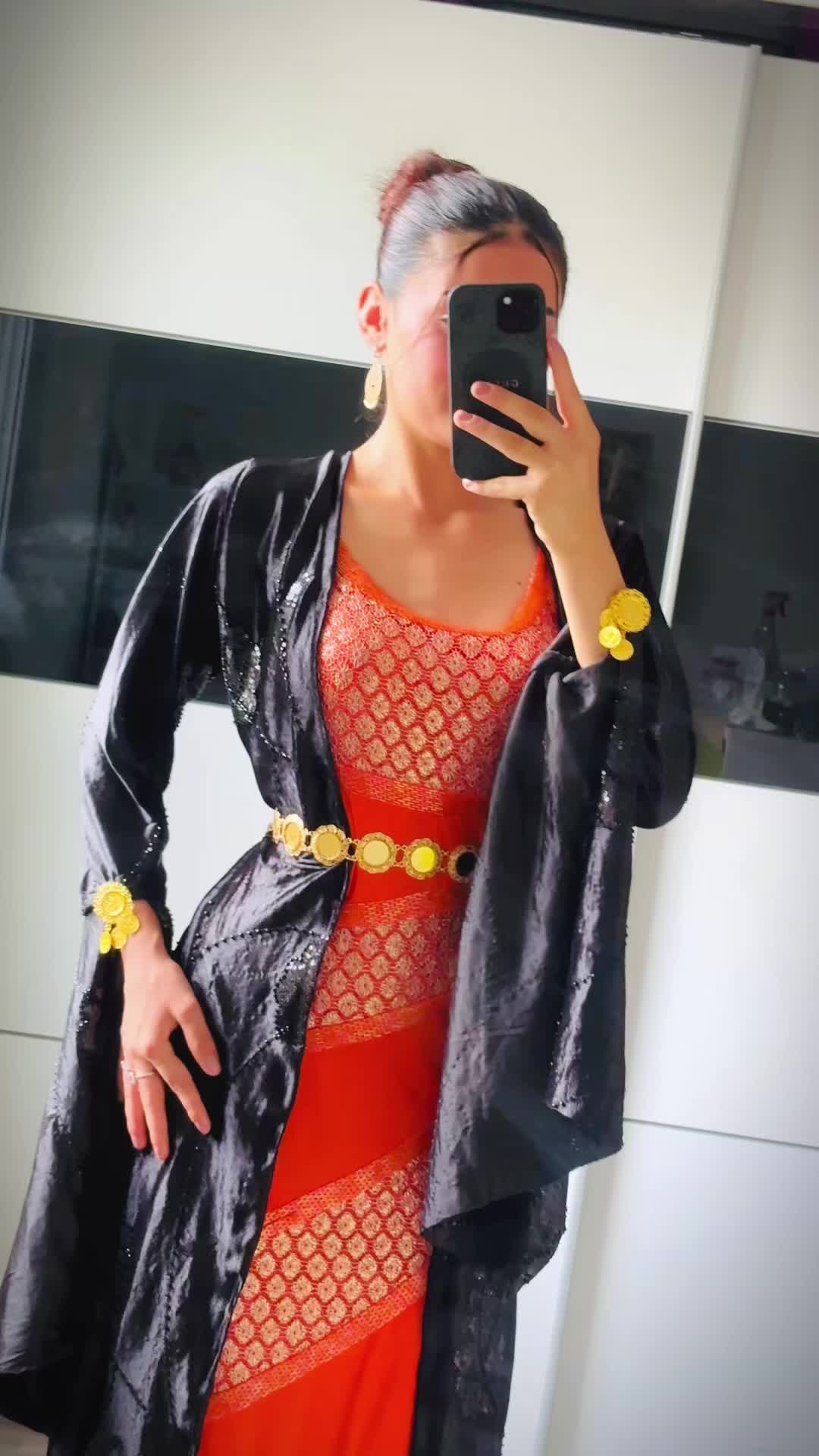 @Ayosh_Couture