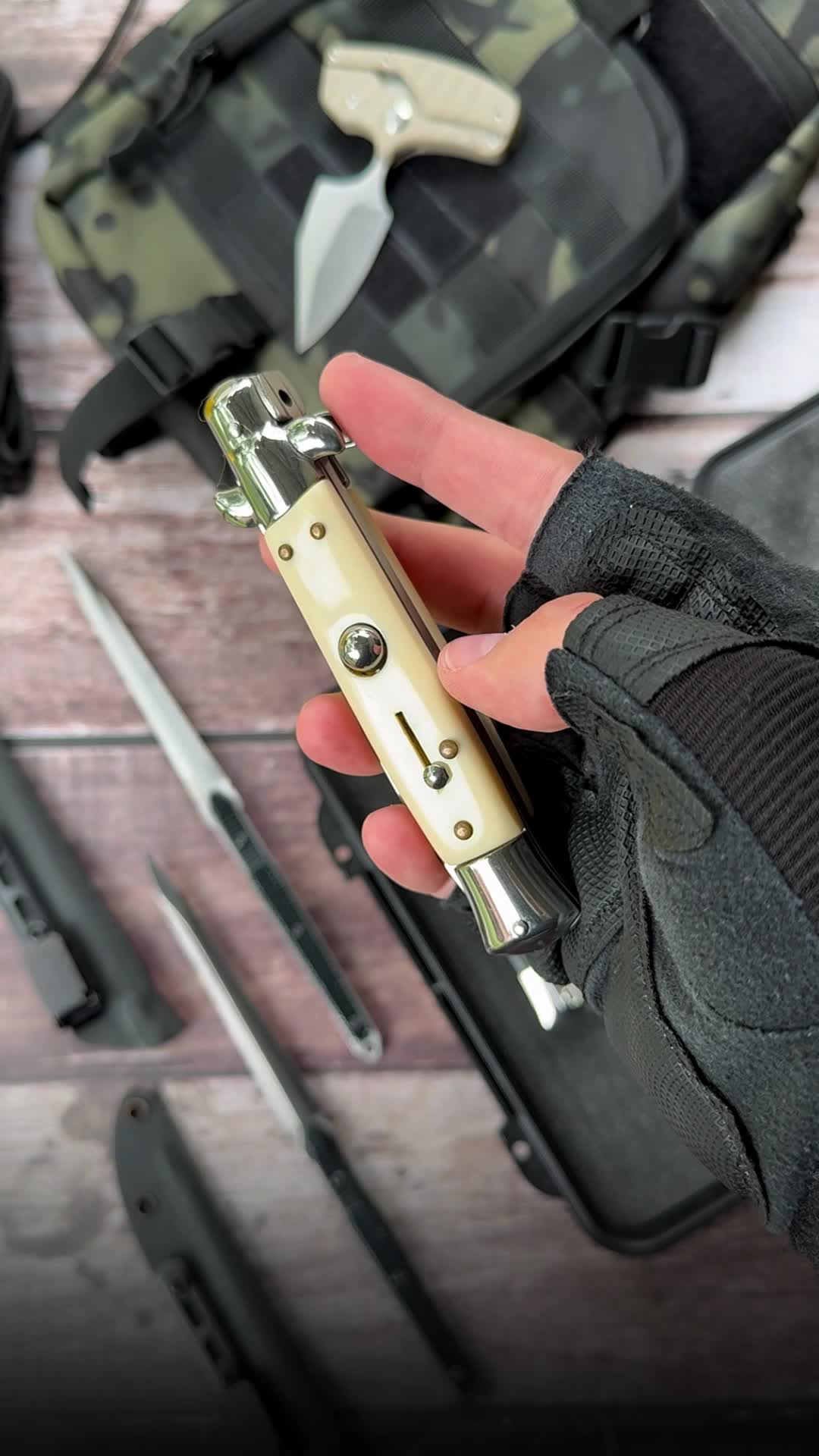 @survival.knives