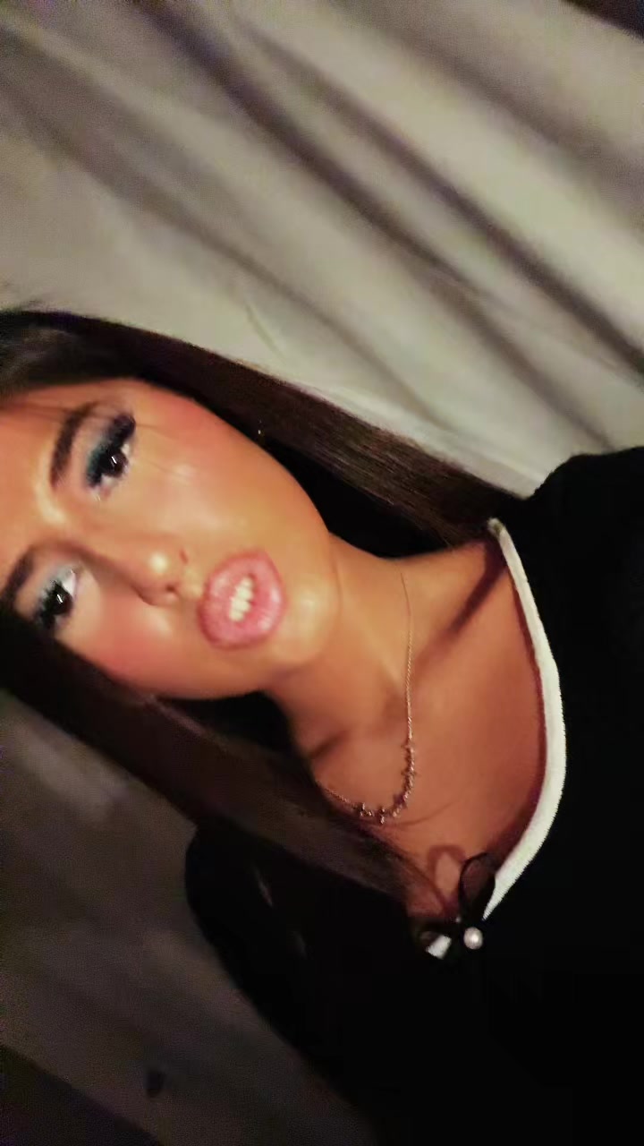 @🖕🏼🌍
