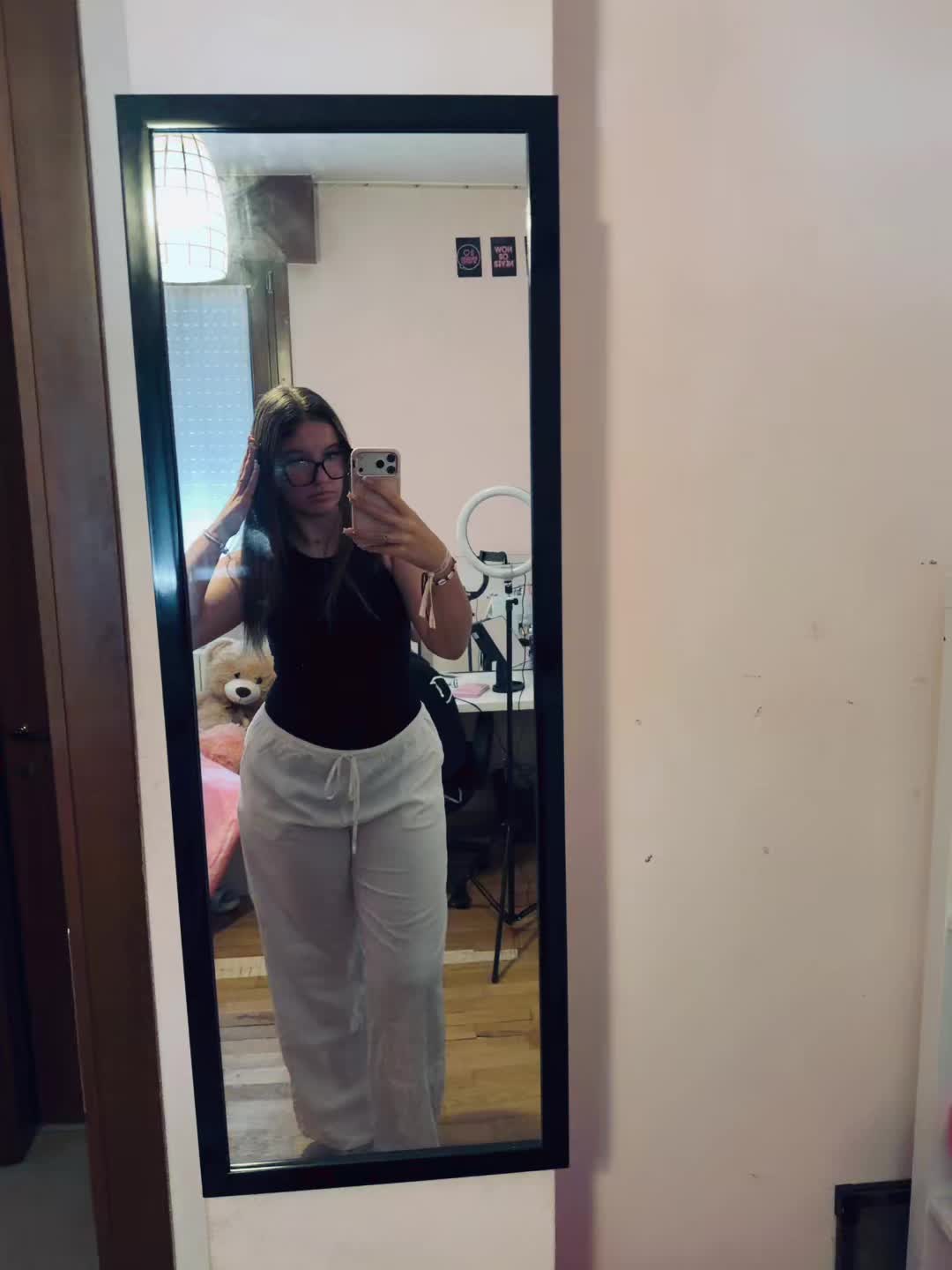@🦈