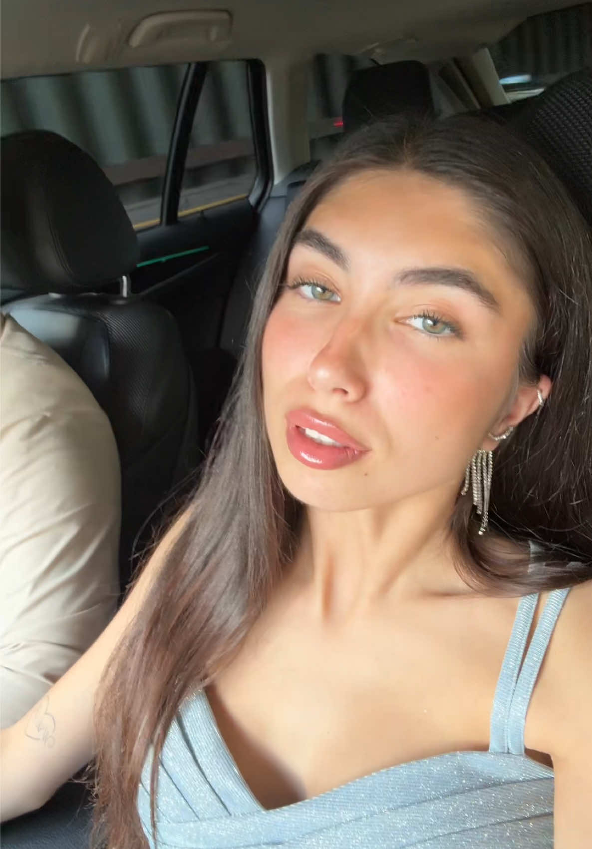 @Bella