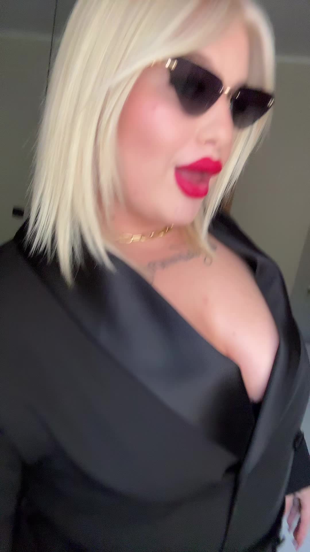 @𝐑🍒