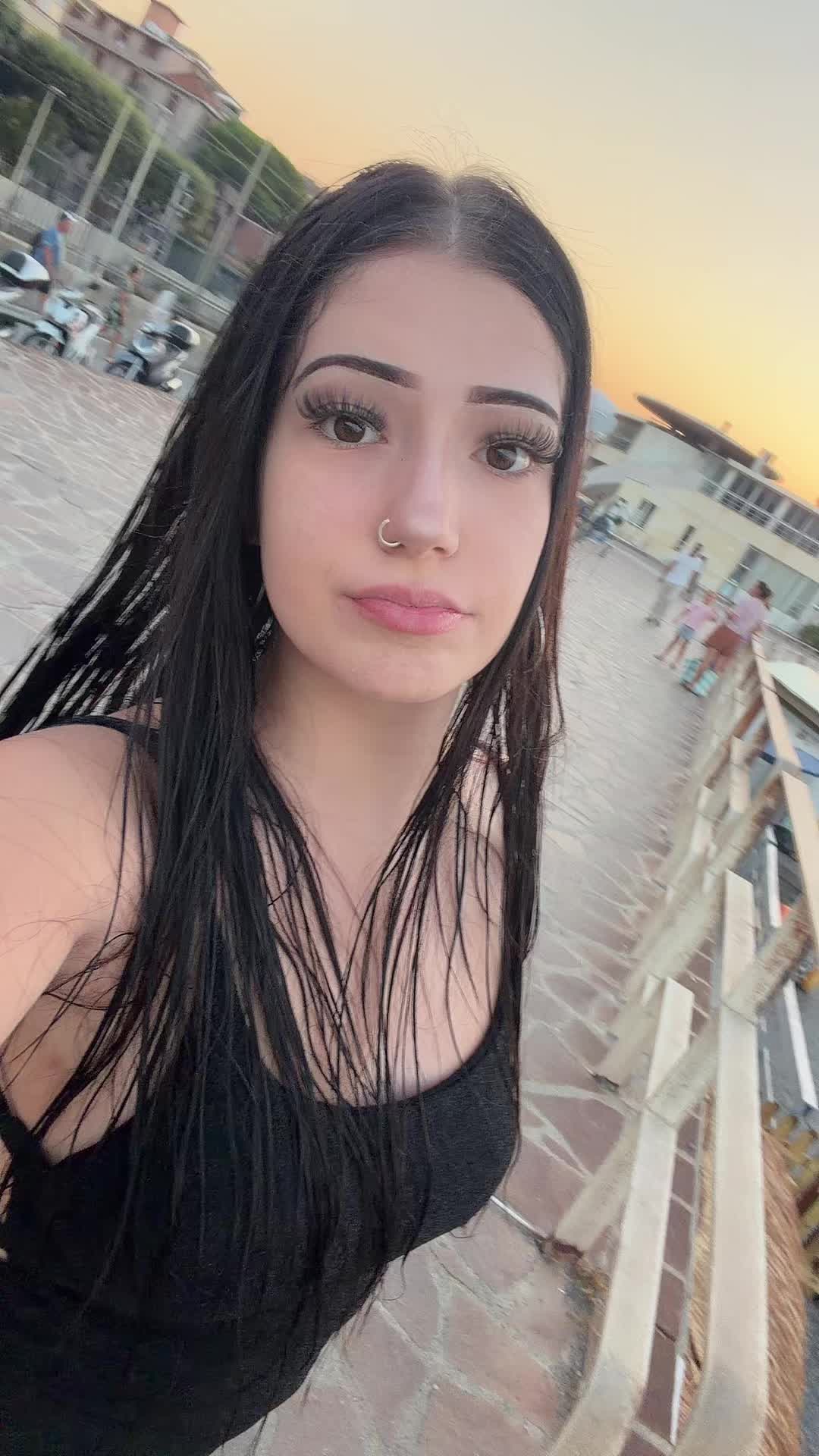 @rrebeccaarinii