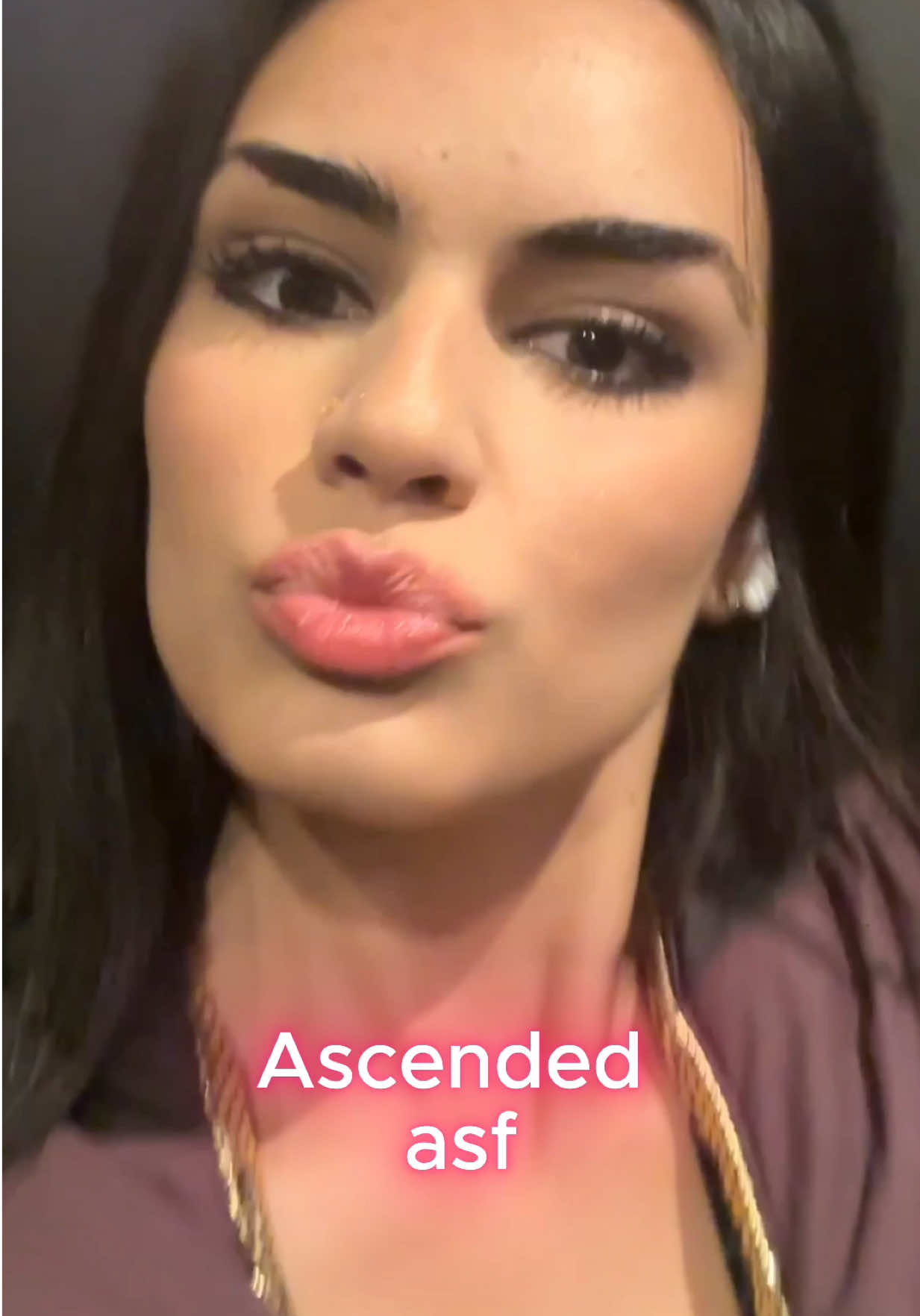 @Glaminai | Makeup Assistant