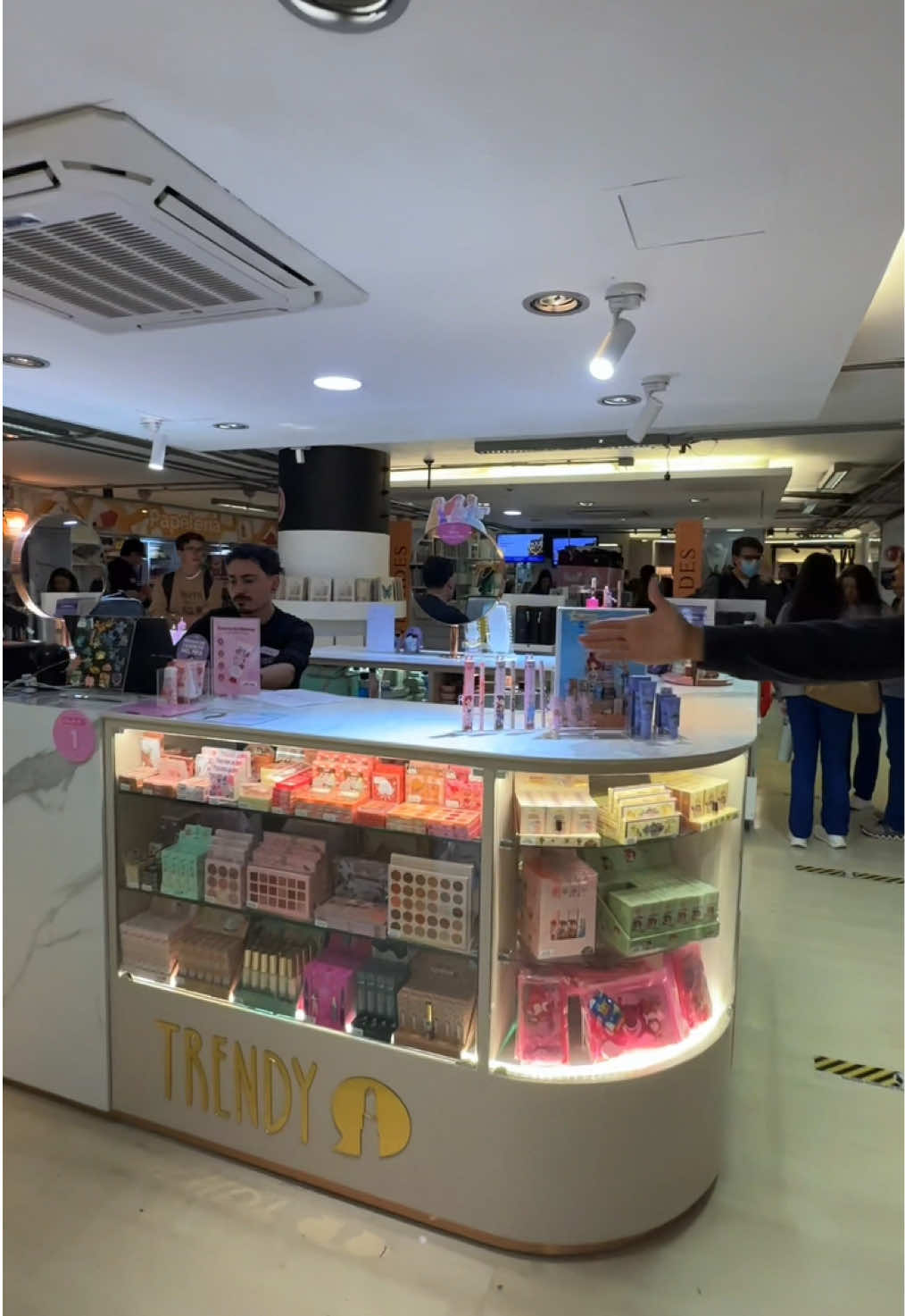 @Trendy Maquillaje
