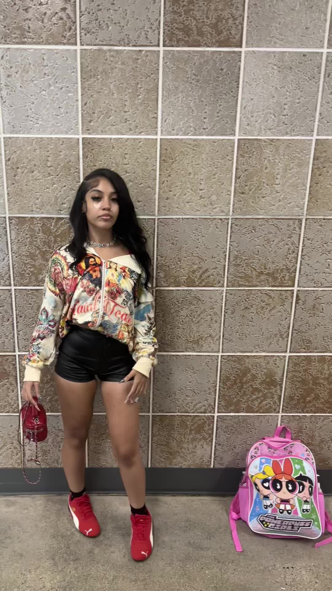 @￶