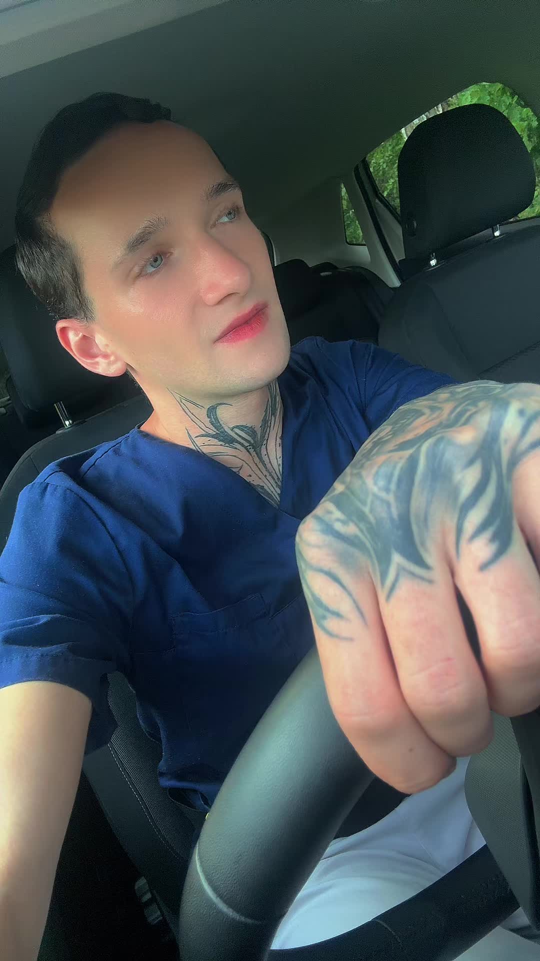 @Itsofficialsimon