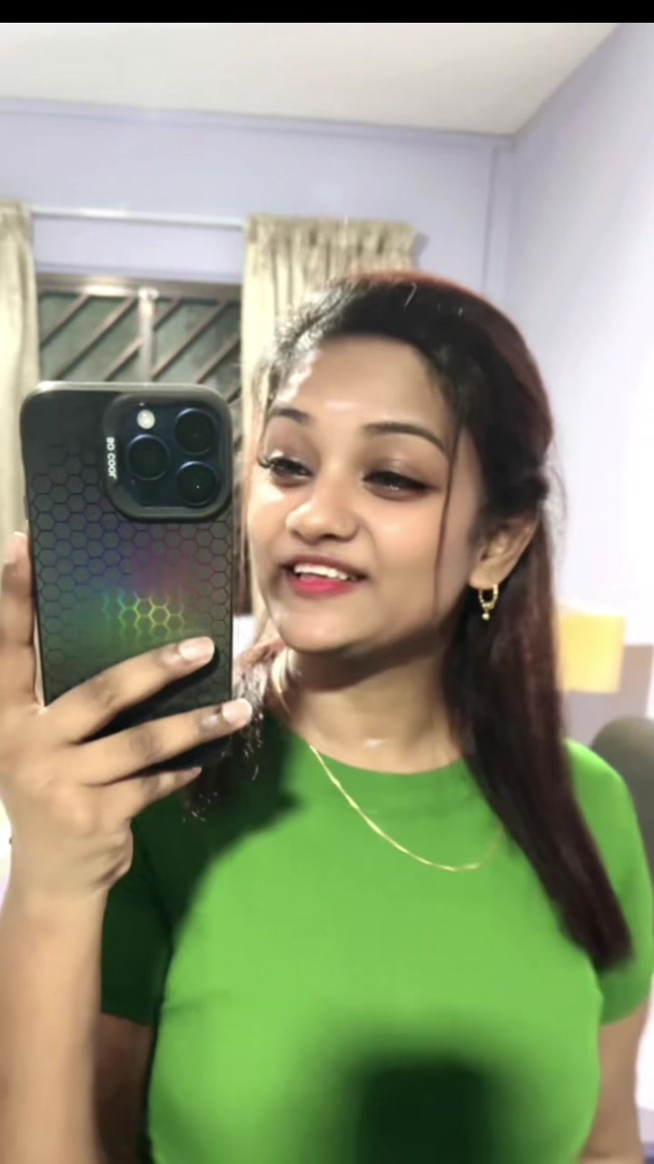 @Malini🖤💚✨🌻