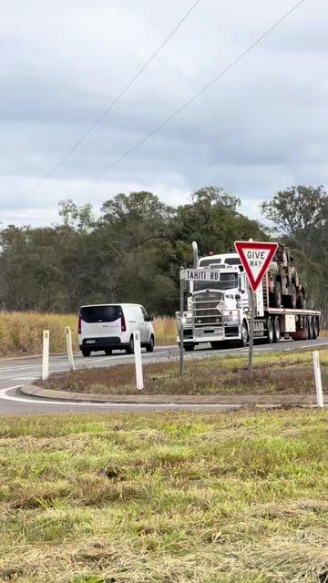 @Tiaro Truck Spotter ๐