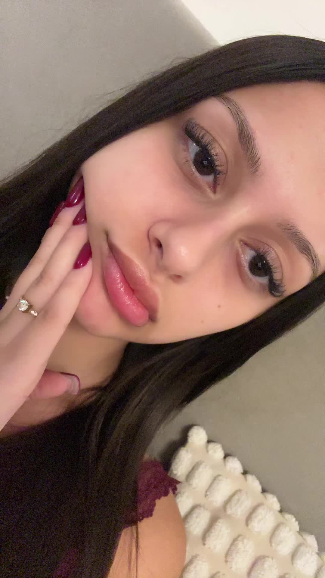@𝐴𝑛𝑛𝑎𝑙𝑖𝑛𝑎