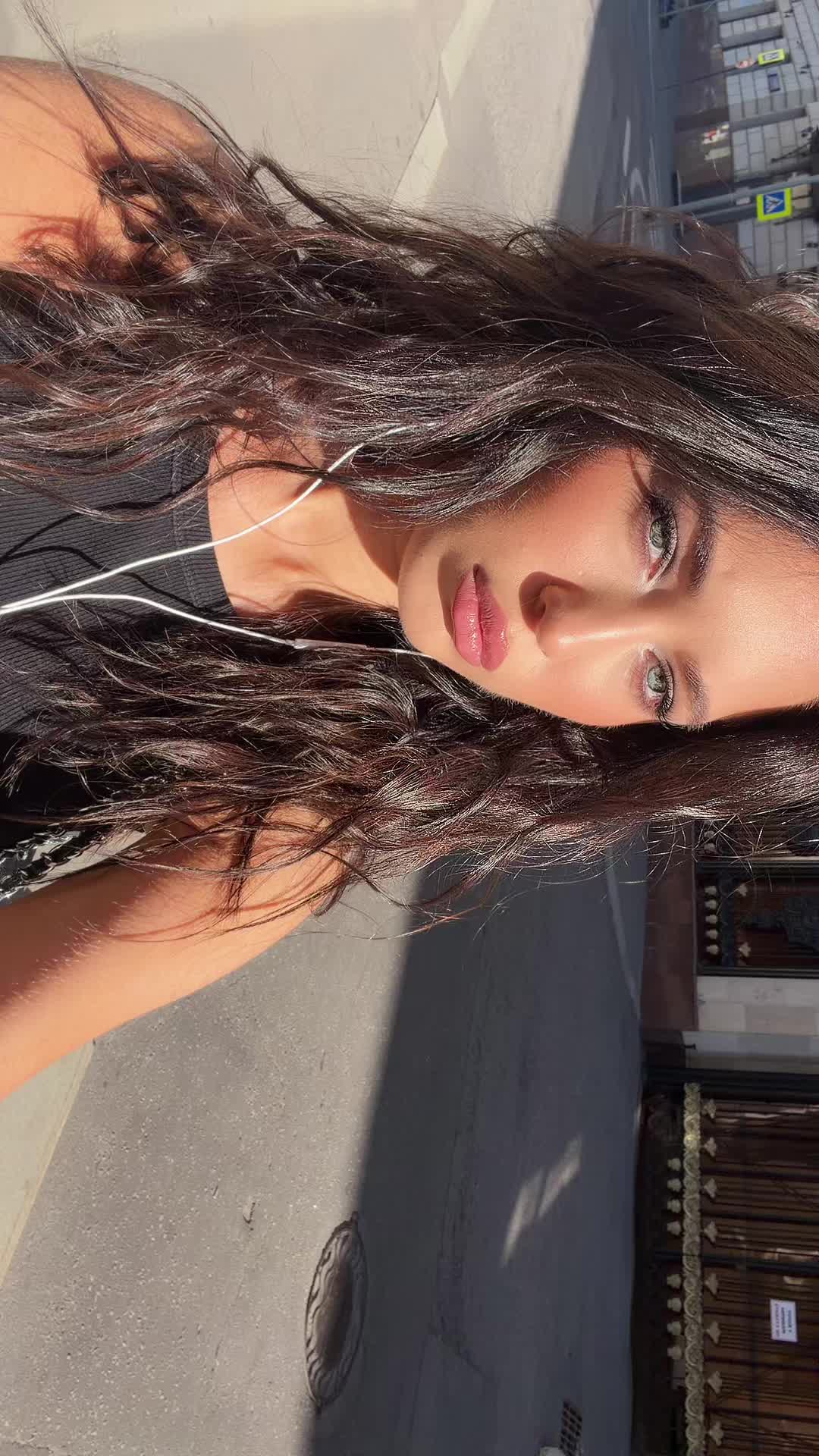 @Milania