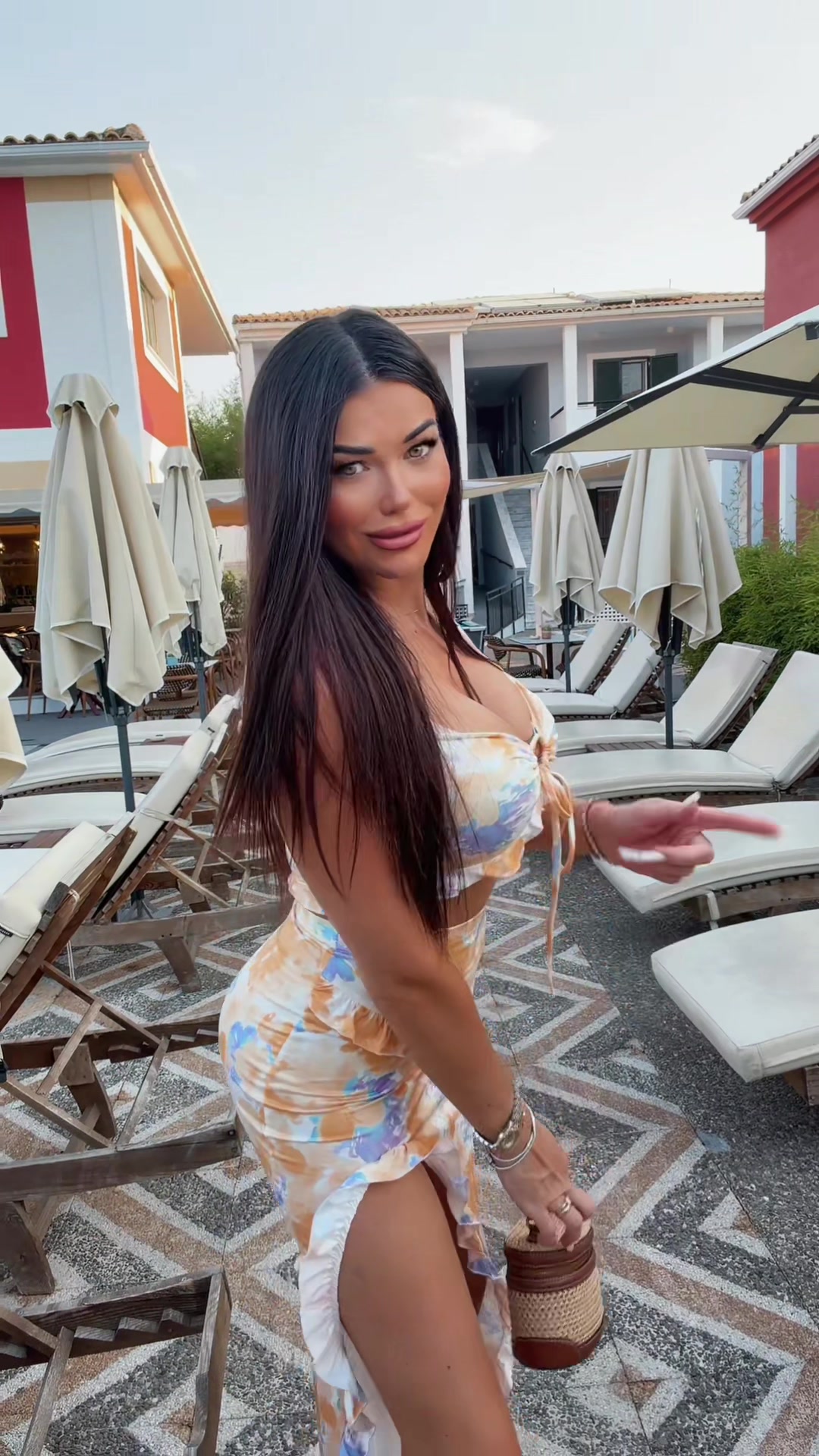 @Valentina