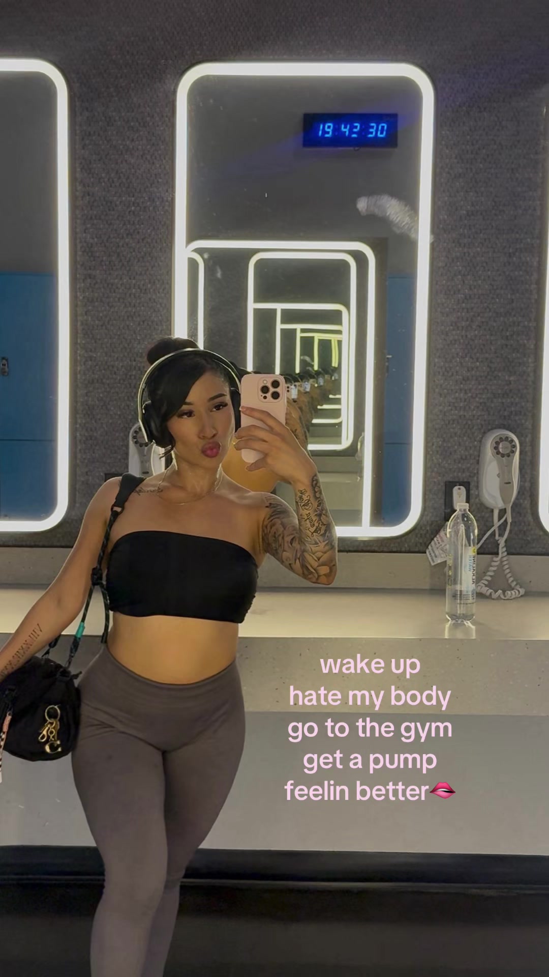 @liyahhenessey